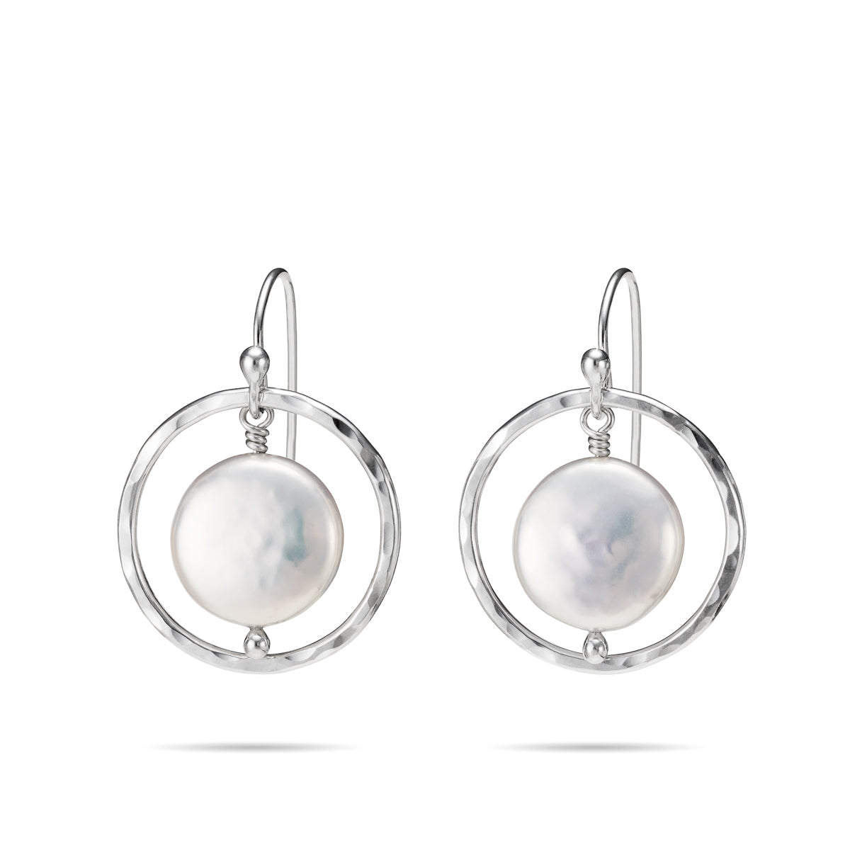 Boucles d'oreilles en argent sterling avec perles texturées en forme de pièce de monnaie