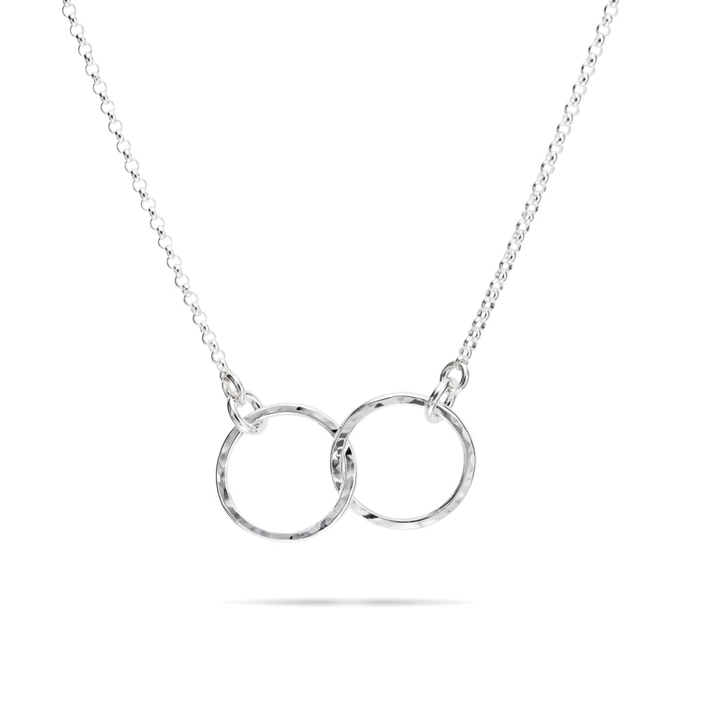 Collier Embrace • Argent sterling texturé martelé avec chaîne Rolo
