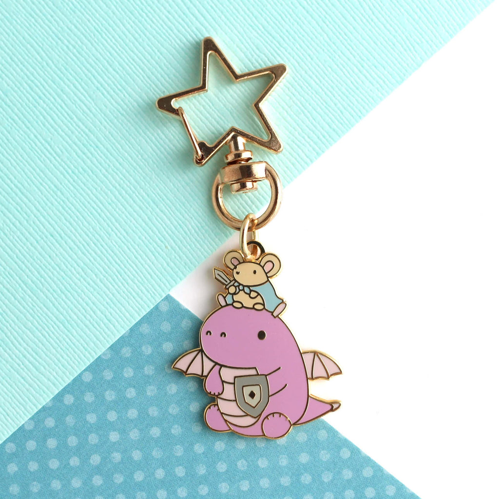 Porte-clés en émail Souris et Chevalier Dragon (Violet clair)