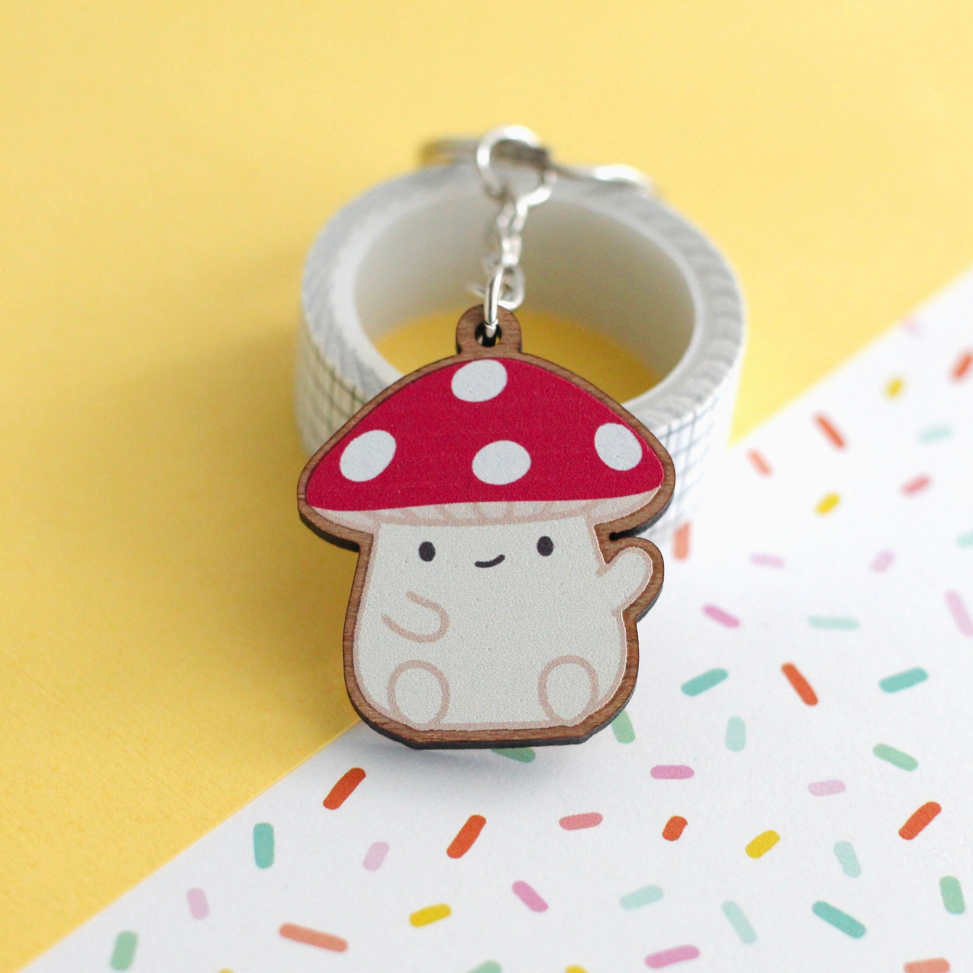 Porte-clés en bois champignon à chapeau rouge - Breloque en bois Cottagecore