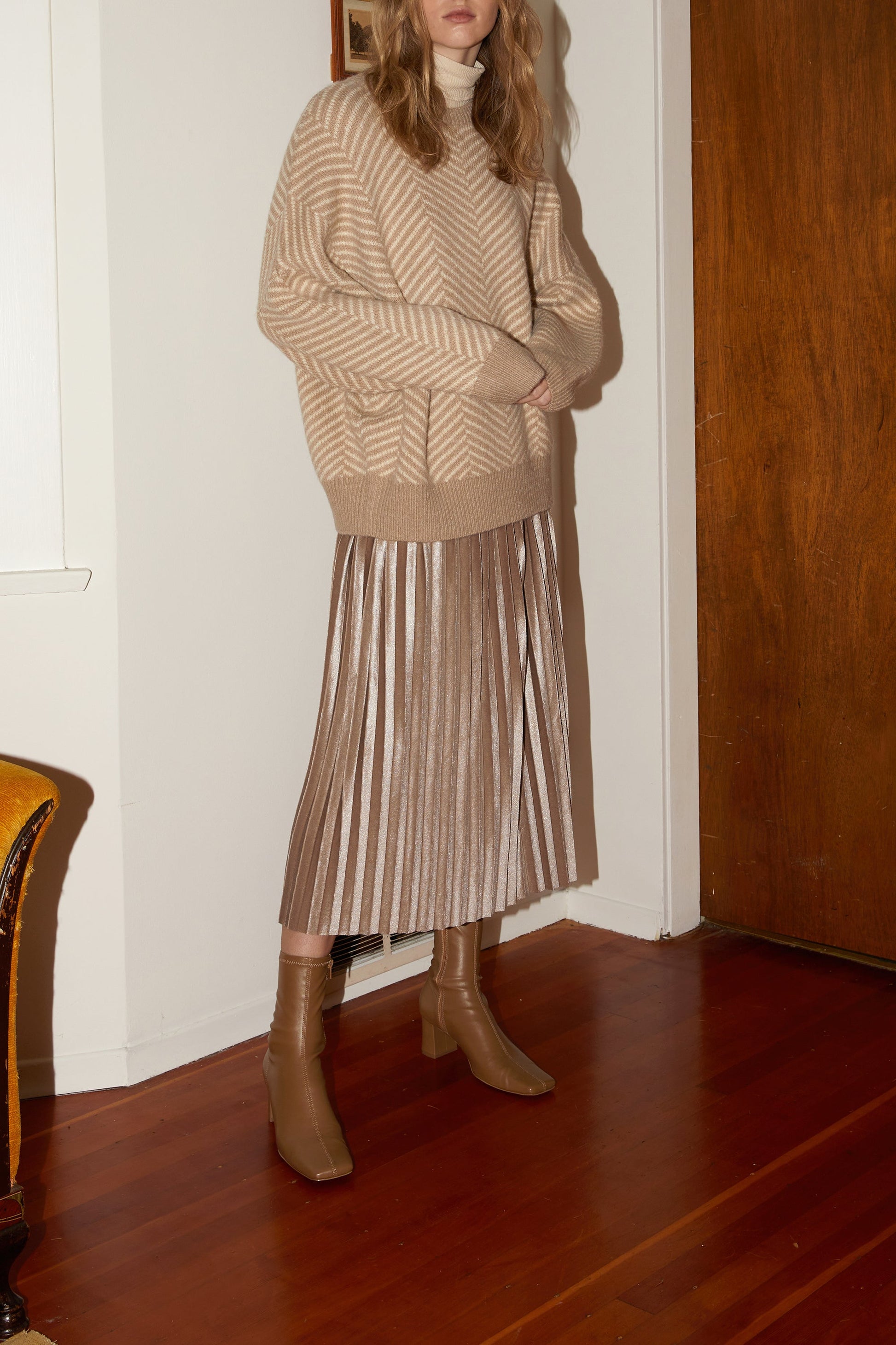 VELVET MIDI SKIRT