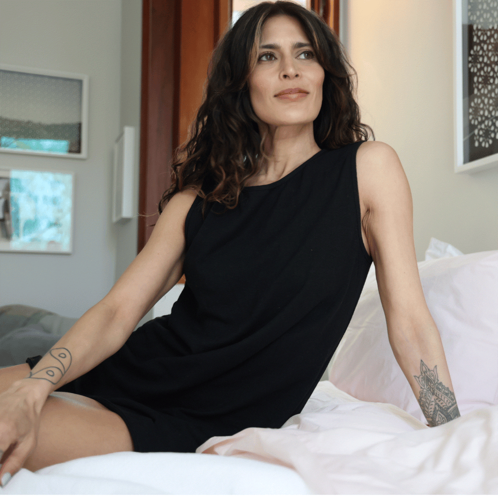 Robe de nuit rafraîchissante Simone — La robe magique pour les nuits chaudes et les journées fraîches