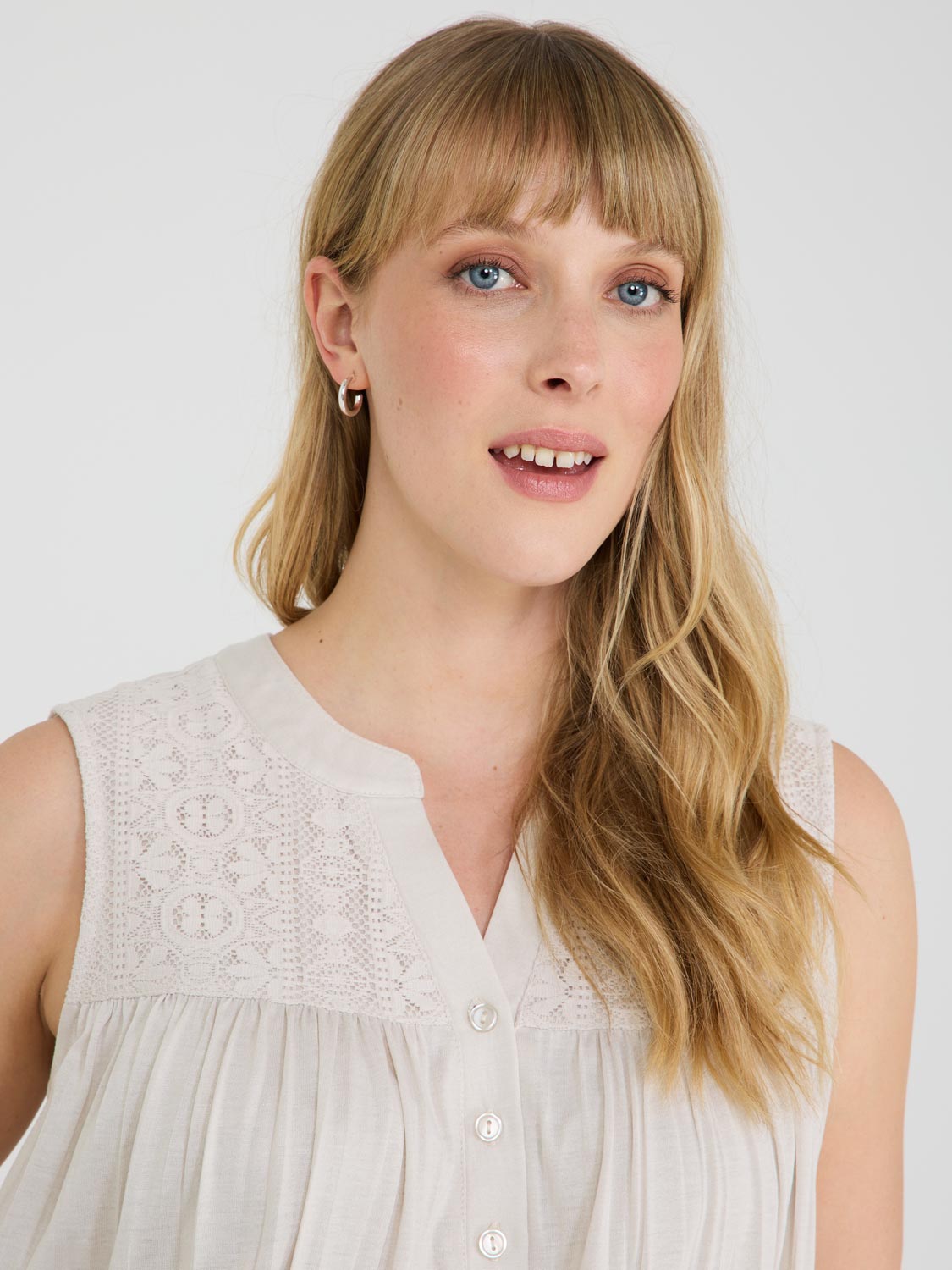 Haut Henley sans manches avec détails en dentelle