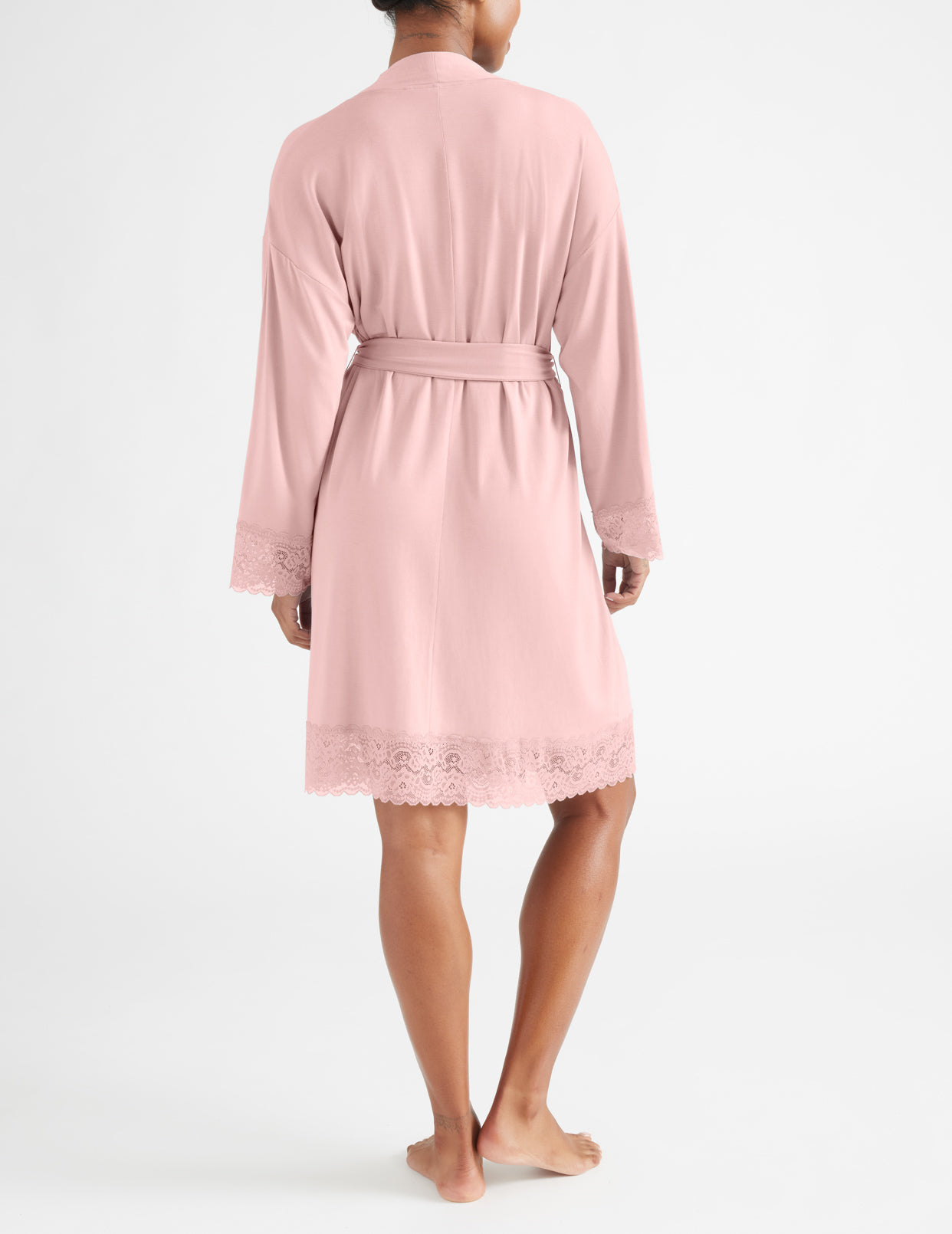 Robe à bordure en dentelle