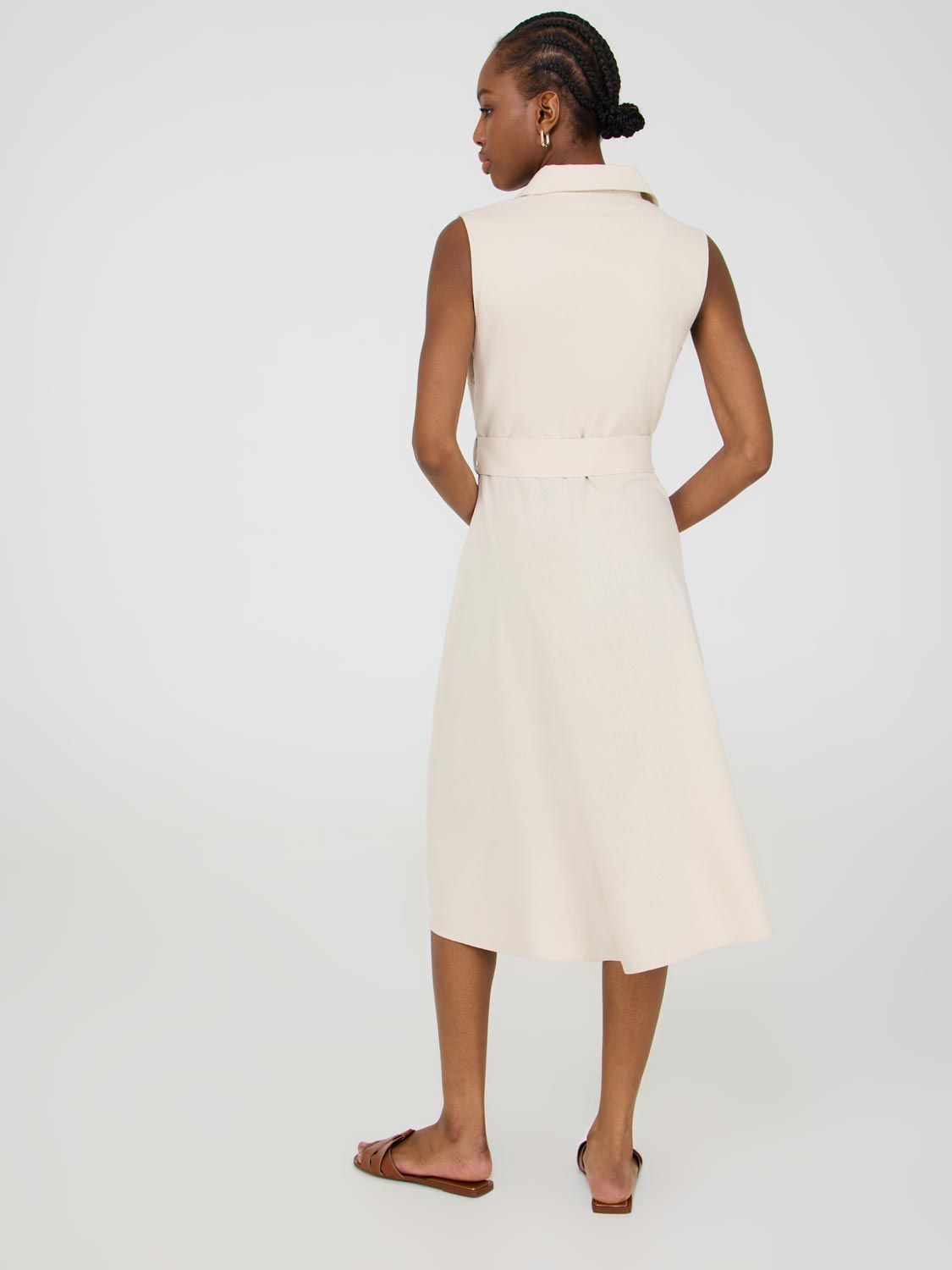 Robe midi boutonnée en lin sans manches