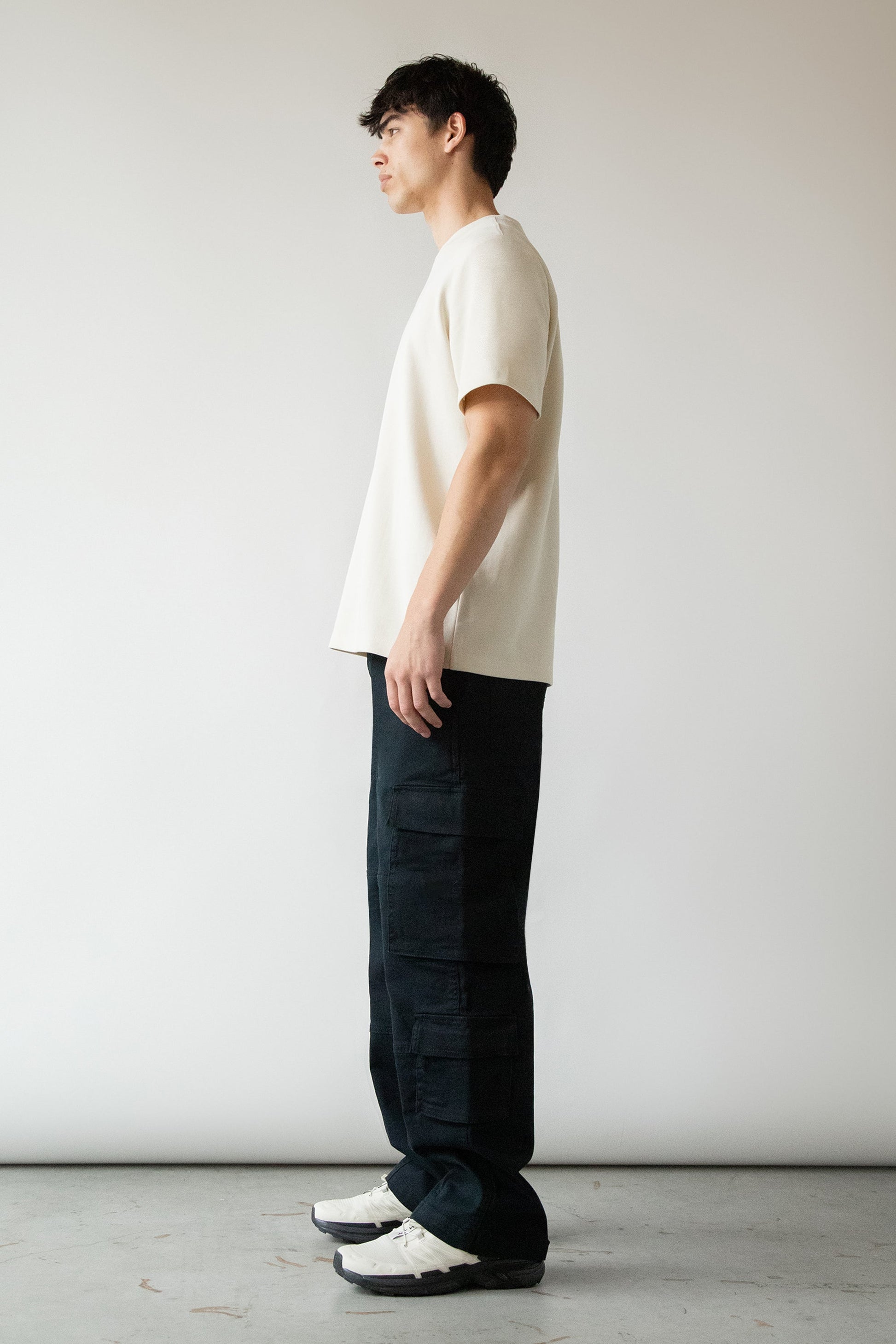 HEAVYWEIGHT CREWNECK T-SHIRT