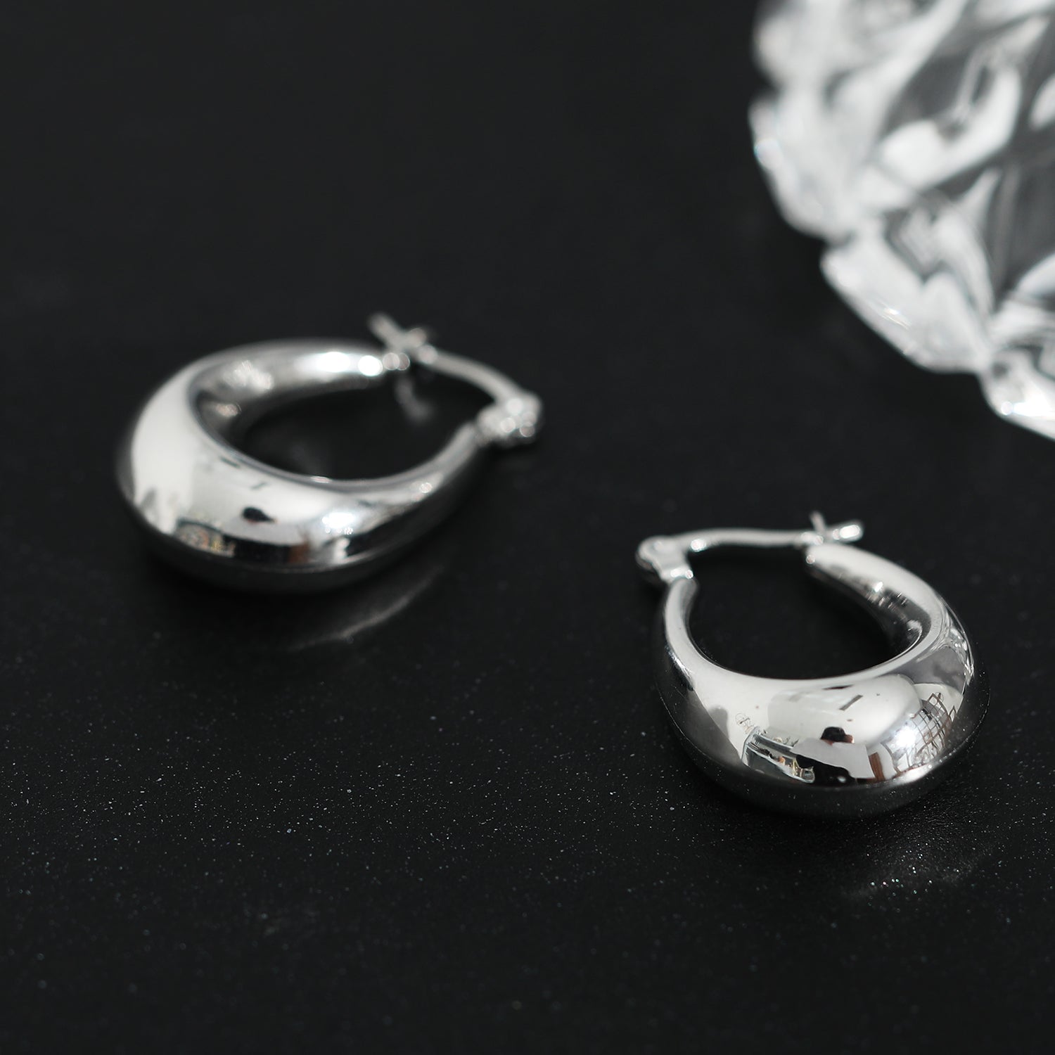 ARINA Chunky Shaped Hoops Silver