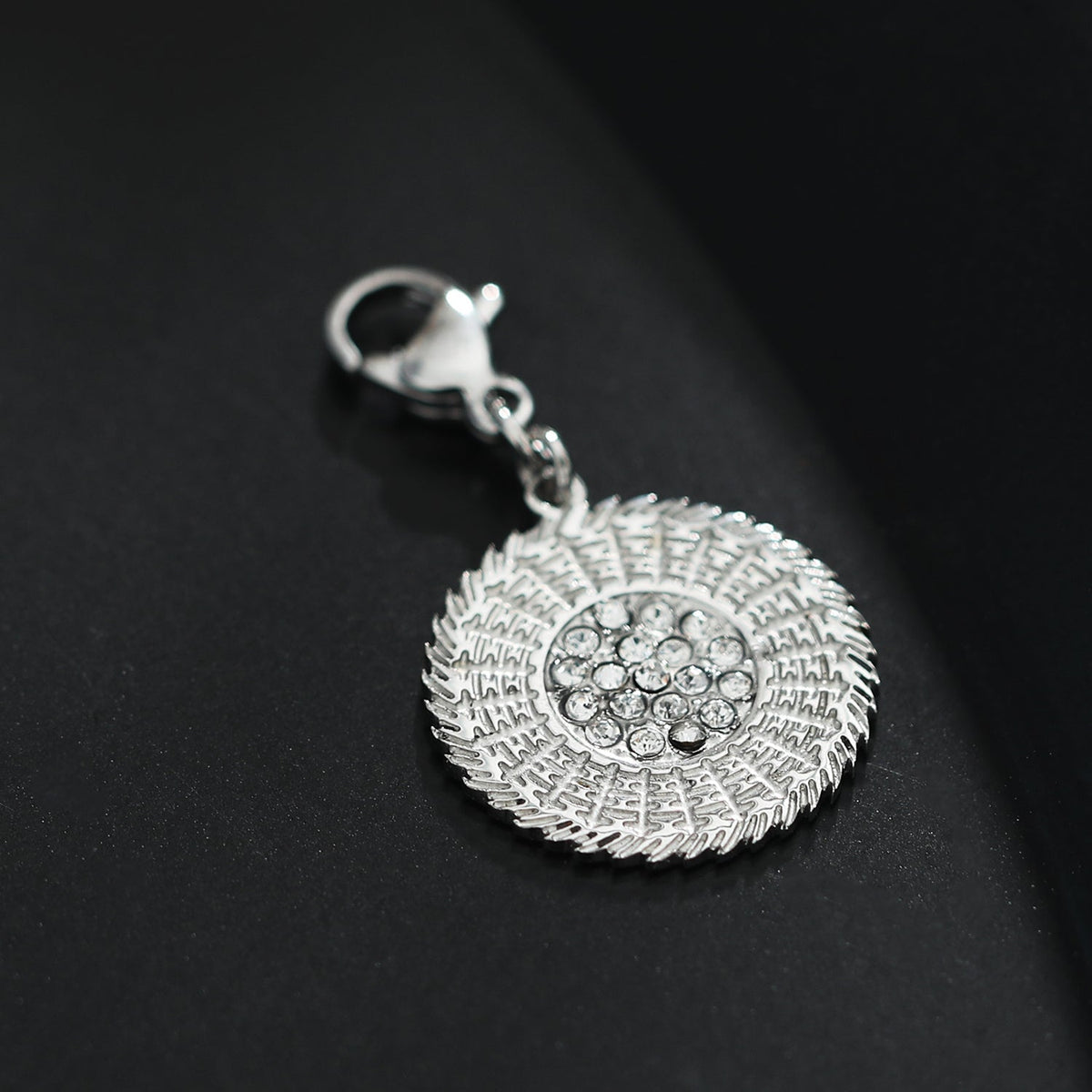 AVERY Charm Necklace Silver