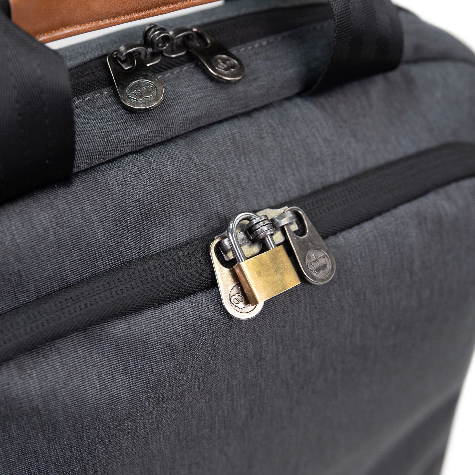 PKG Riverdale 11L Messenger bag