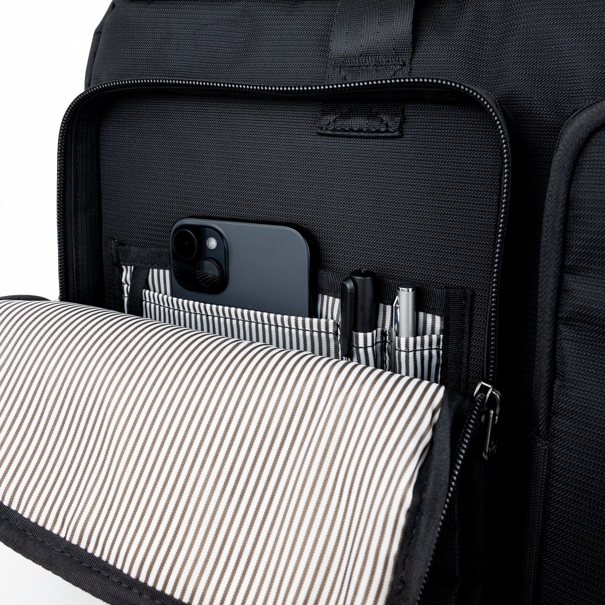 PKG Trenton 31L District Messenger | Backpack