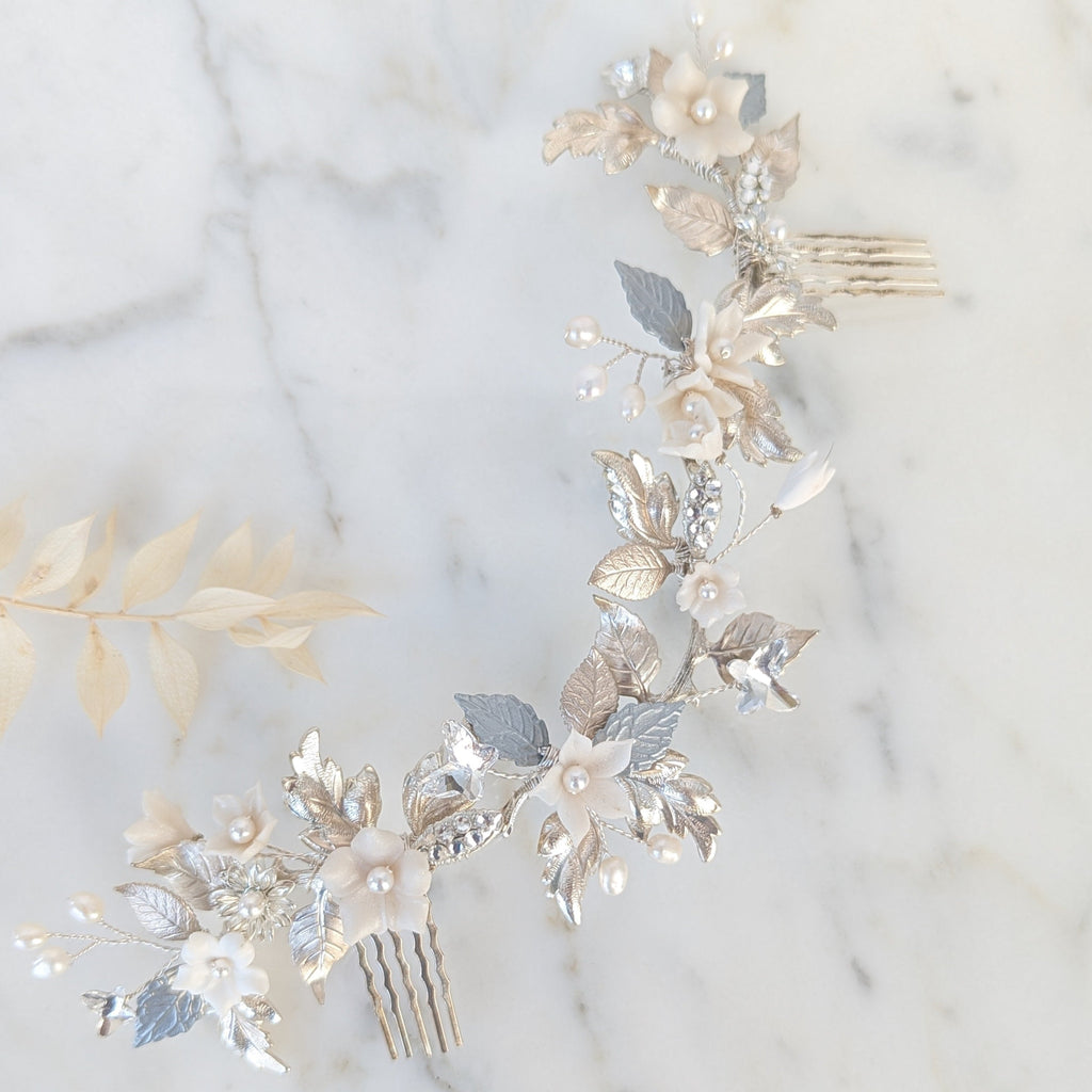 Vigne de cheveux de mariée en argent, champagne et étain avec fleurs en argile