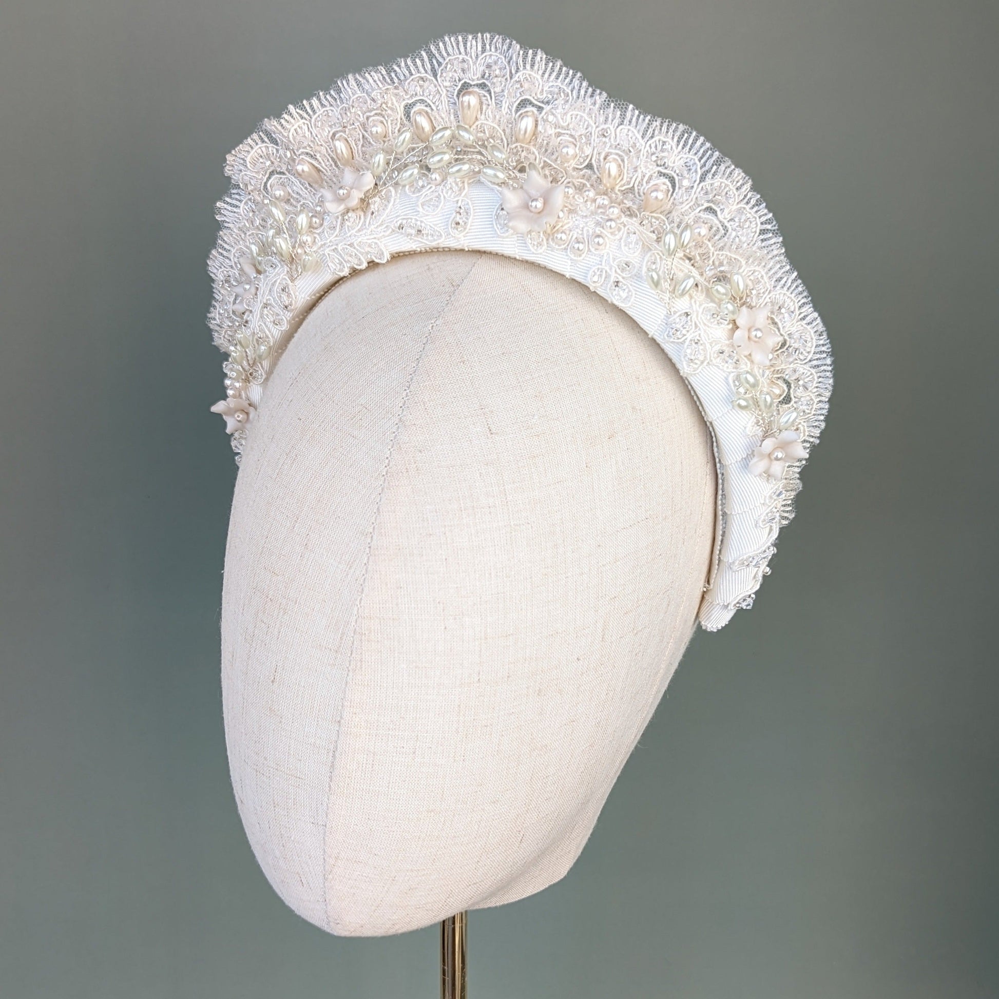 Bandeau de mariée en dentelle perlée d'inspiration vintage AMYBETH