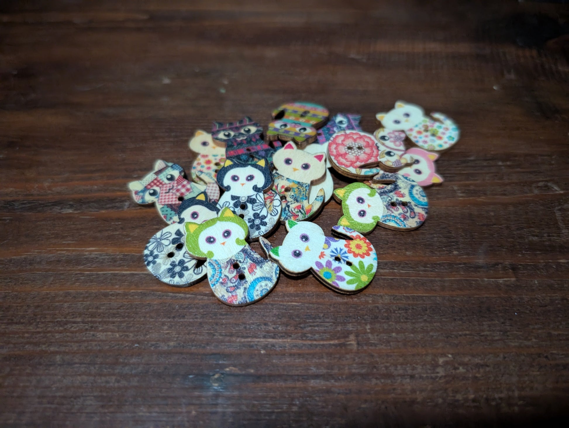 2-Hole Wooden Cat Buttons