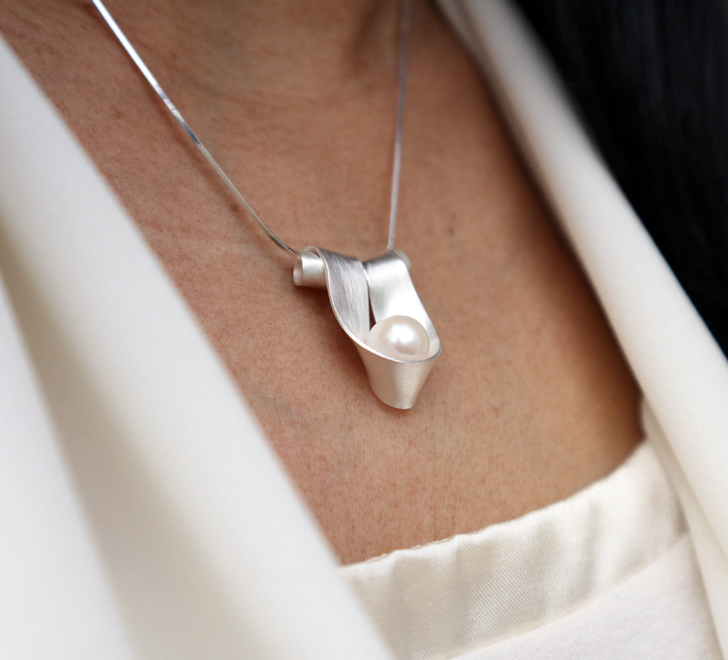 Ribbon Pendant with Freshwater Pearl - Large
