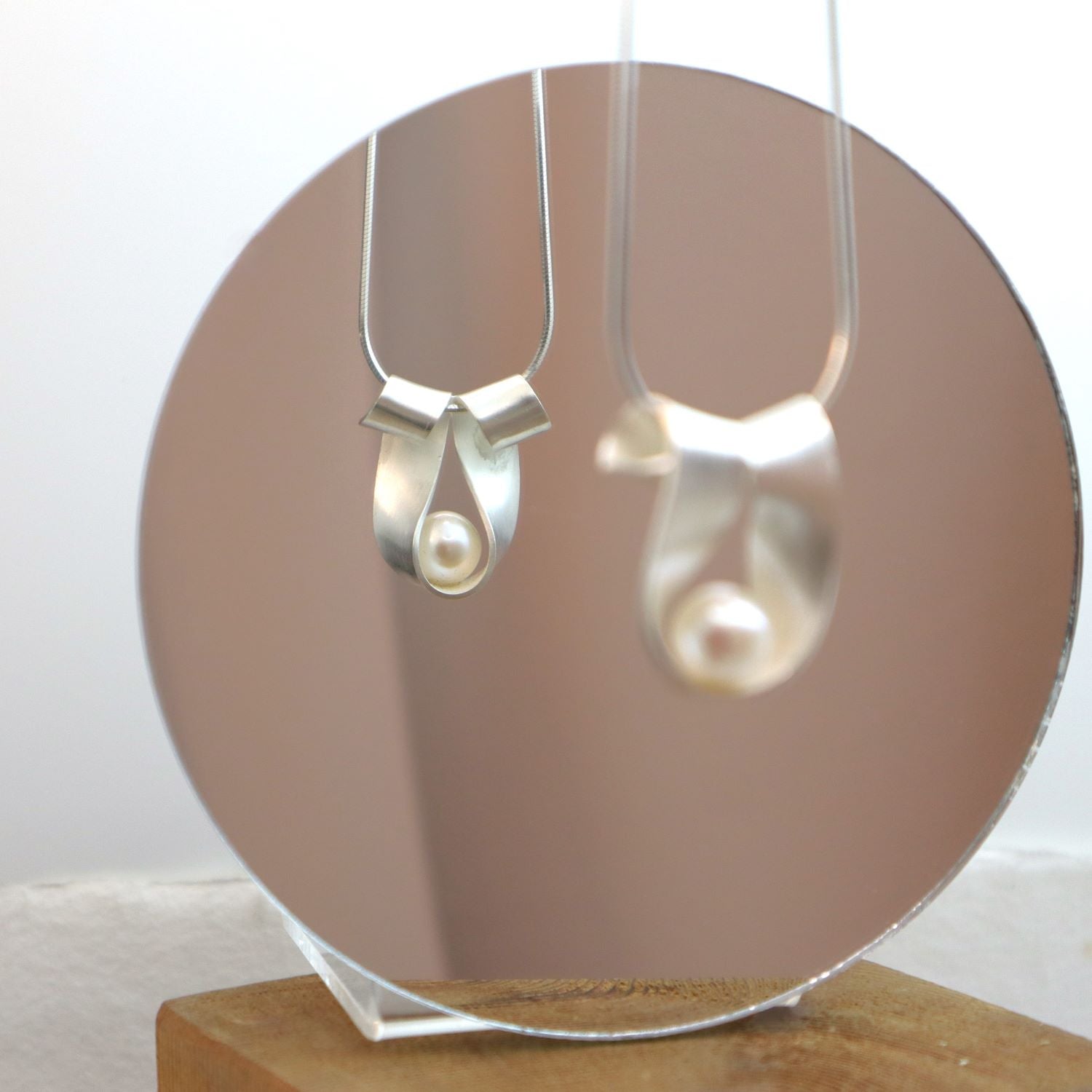 Collection Ruban - Pendentif Ruban avec Perle d'eau douce - Grand