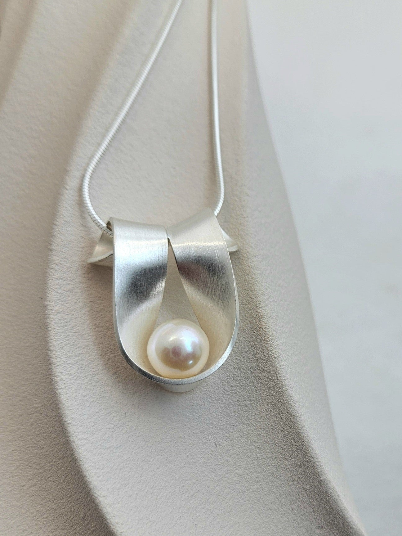 Ribbon Pendant with Freshwater Pearl - Large