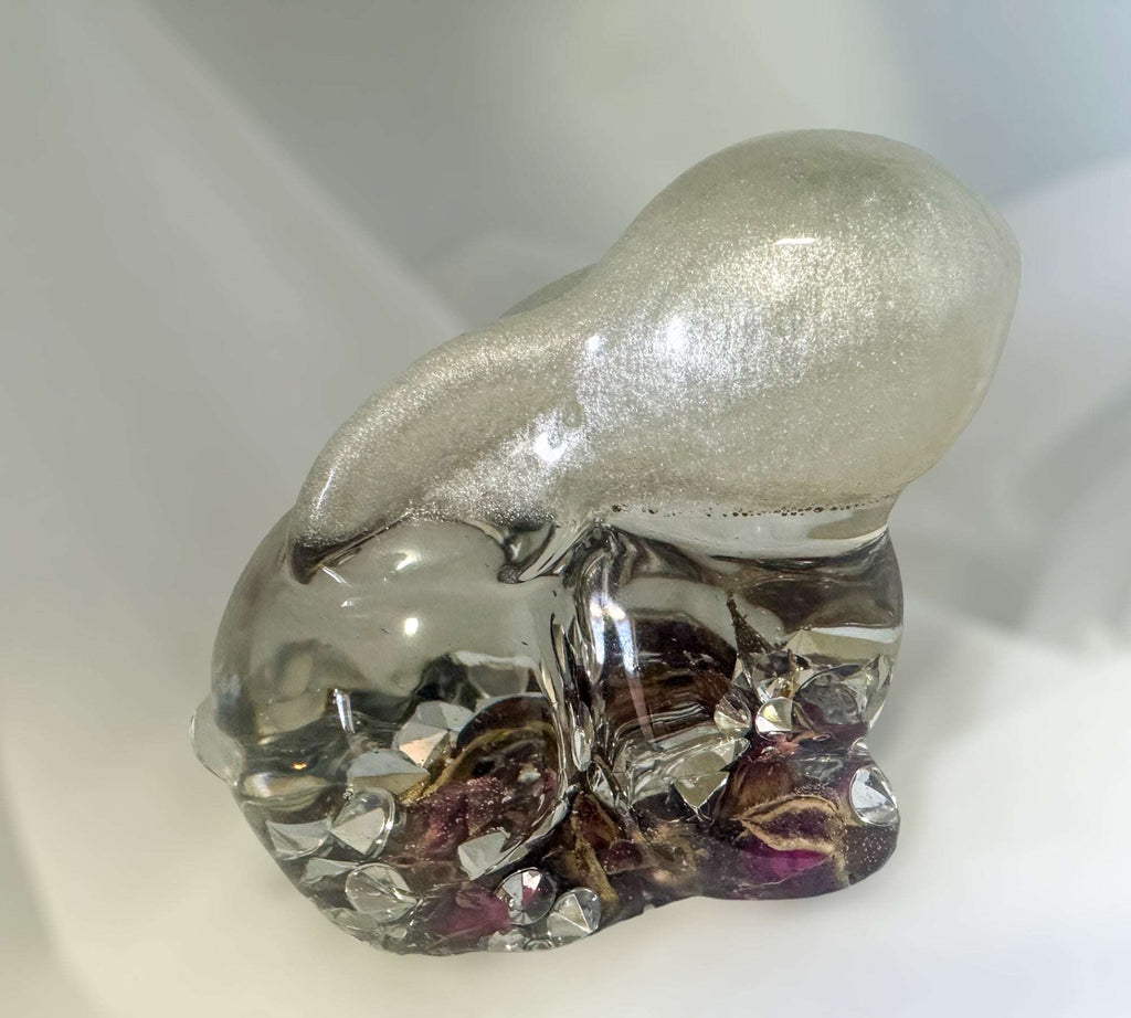 Boutons de rose et diamants : lapin en résine, décoration d'intérieur fantaisiste