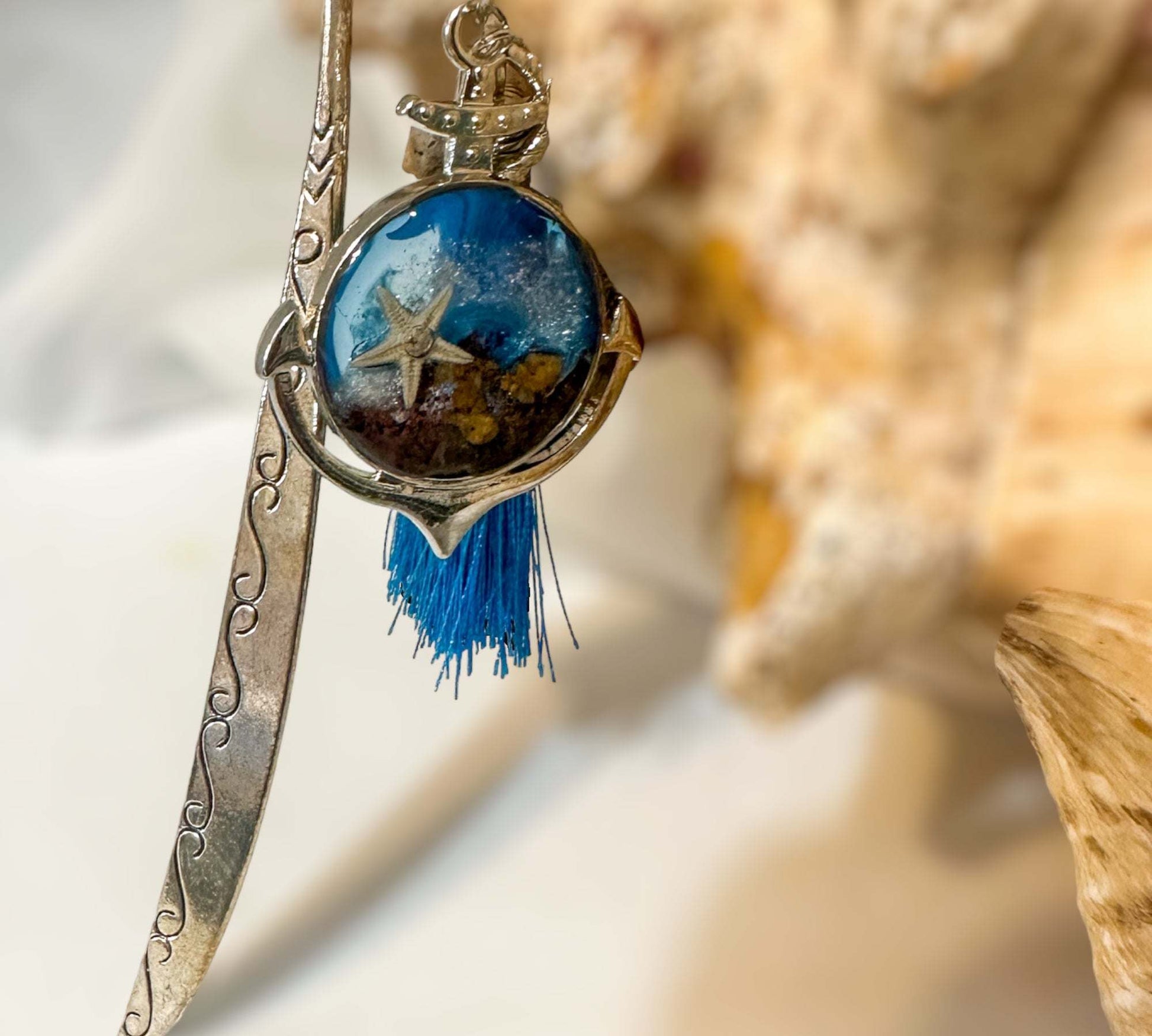 Oceanic Treasures: Handcrafted Resin Bookmarks with Real Sand & Seashells