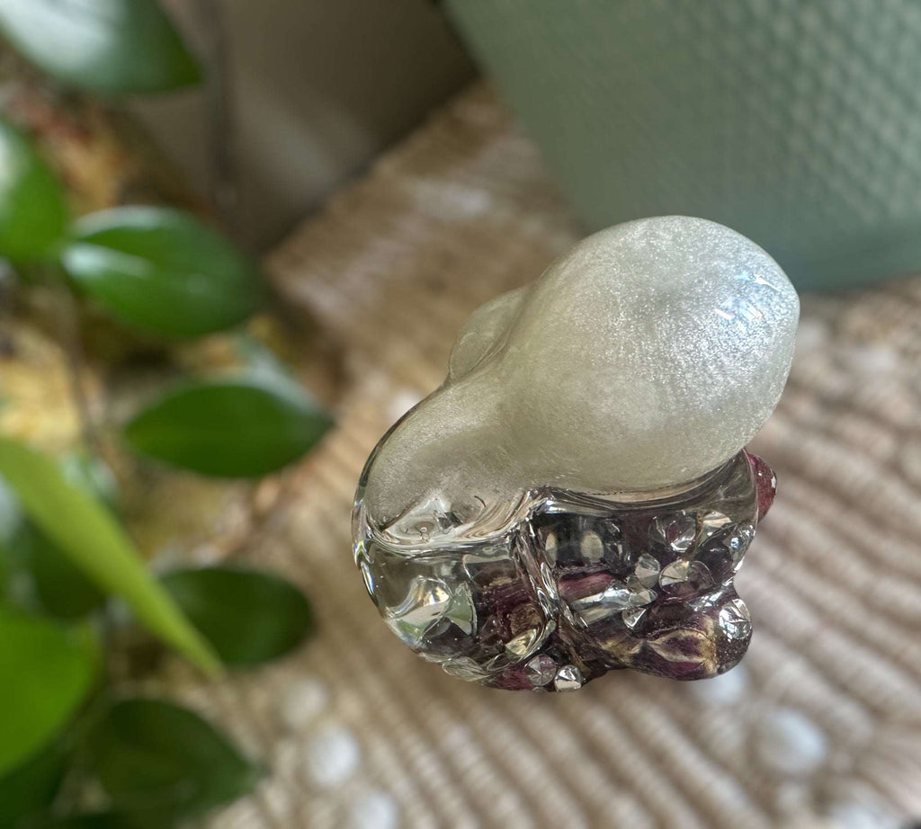 Boutons de rose et diamants : lapin en résine, décoration d'intérieur fantaisiste
