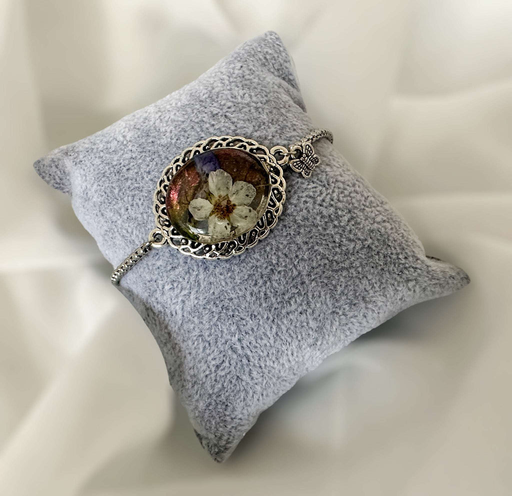 Silver Elegance: Handcrafted Resin Bracelet with Dried Flower Accents
