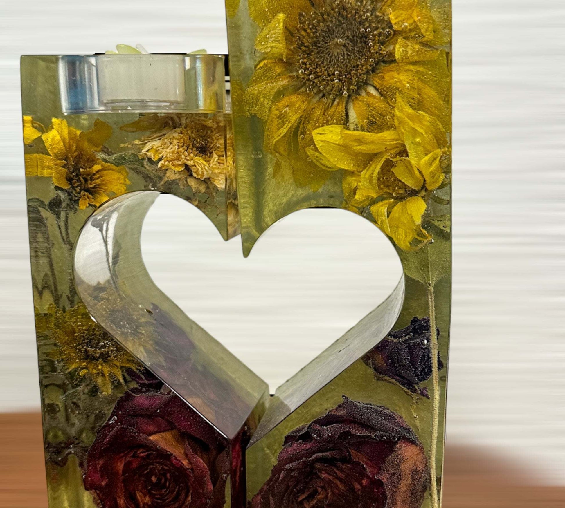 Centre de table en forme de tournesol et de rose : Résine époxy artistique