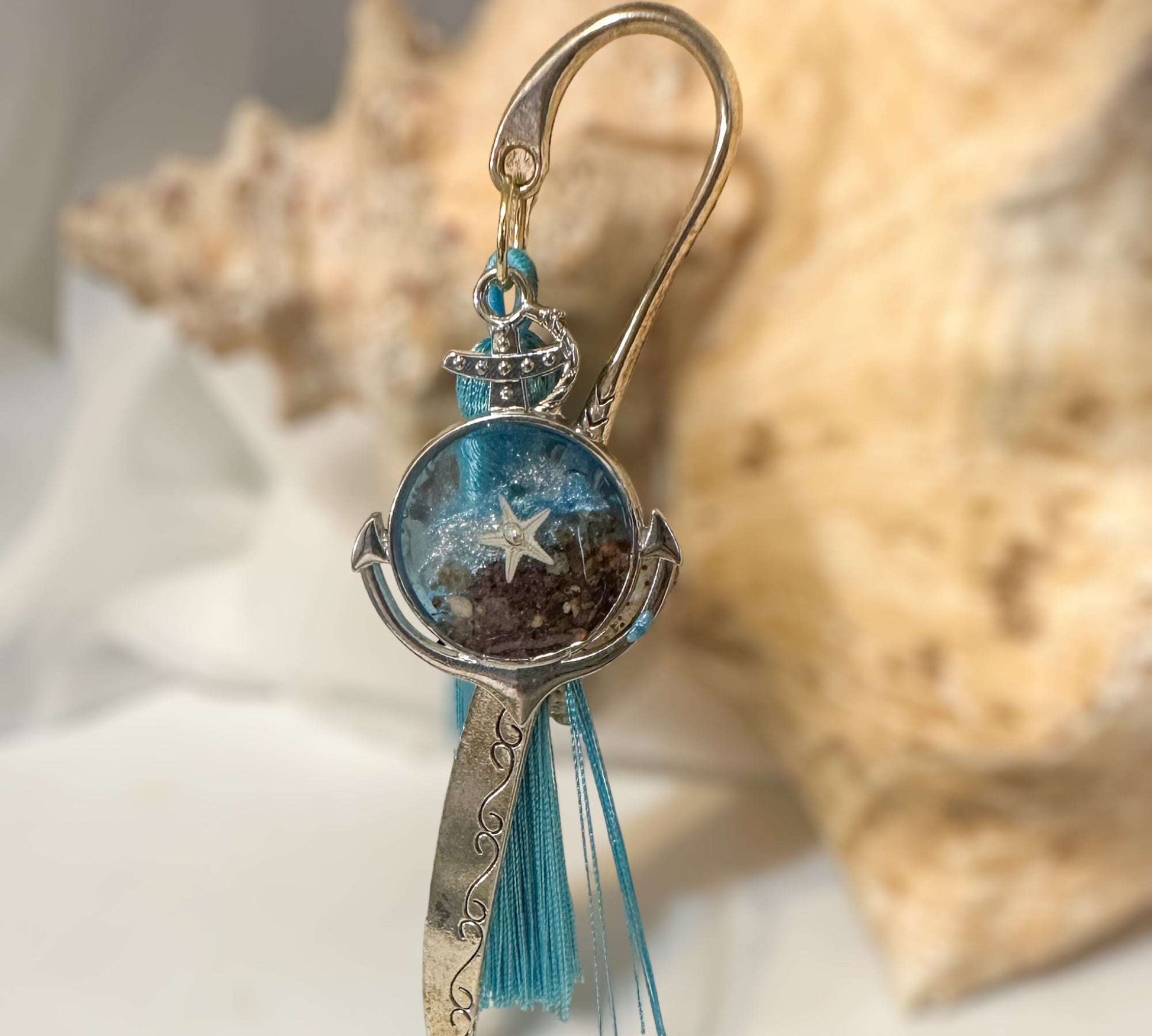 Oceanic Treasures: Handcrafted Resin Bookmarks with Real Sand & Seashells