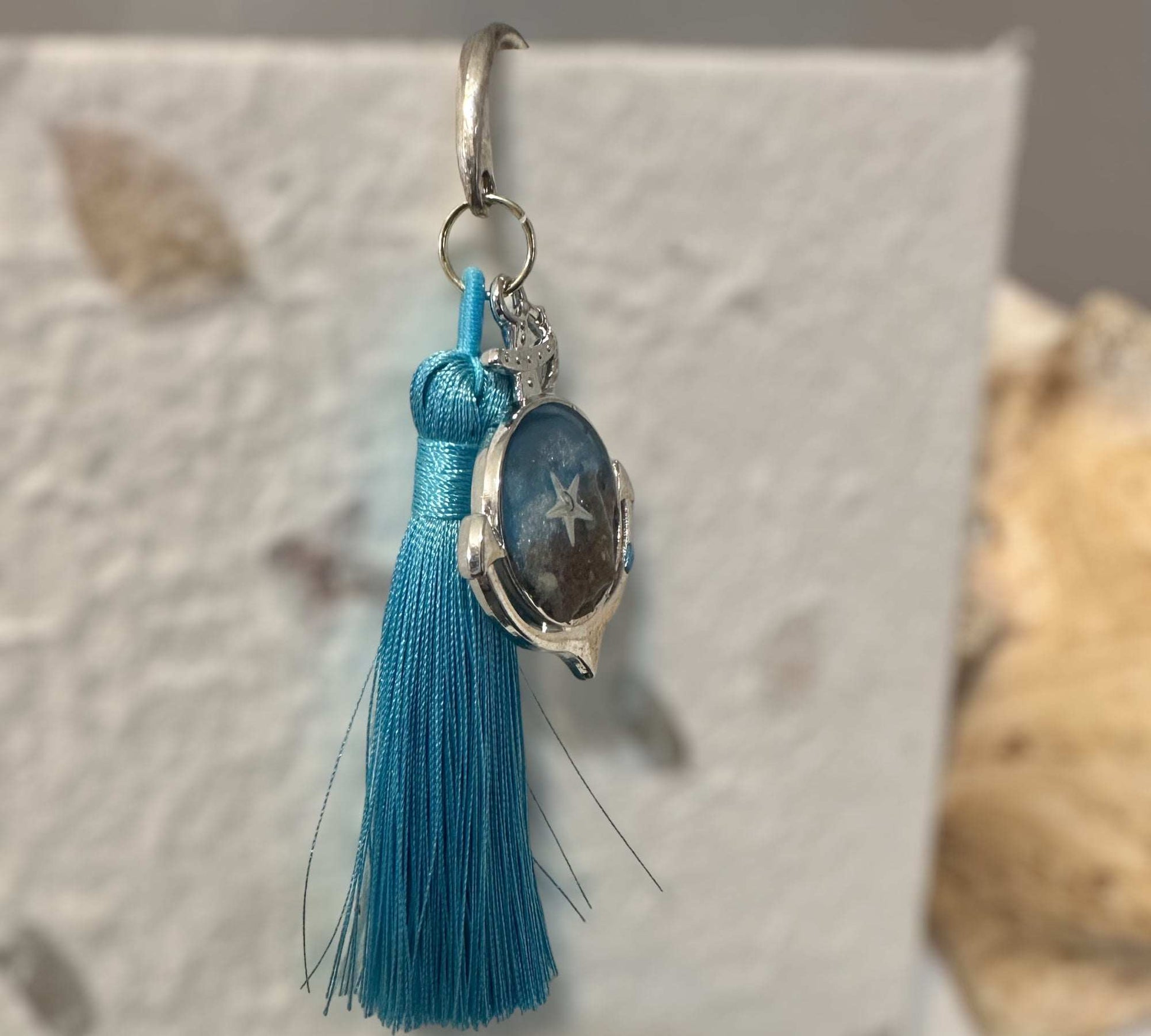 Oceanic Treasures: Handcrafted Resin Bookmarks with Real Sand & Seashells
