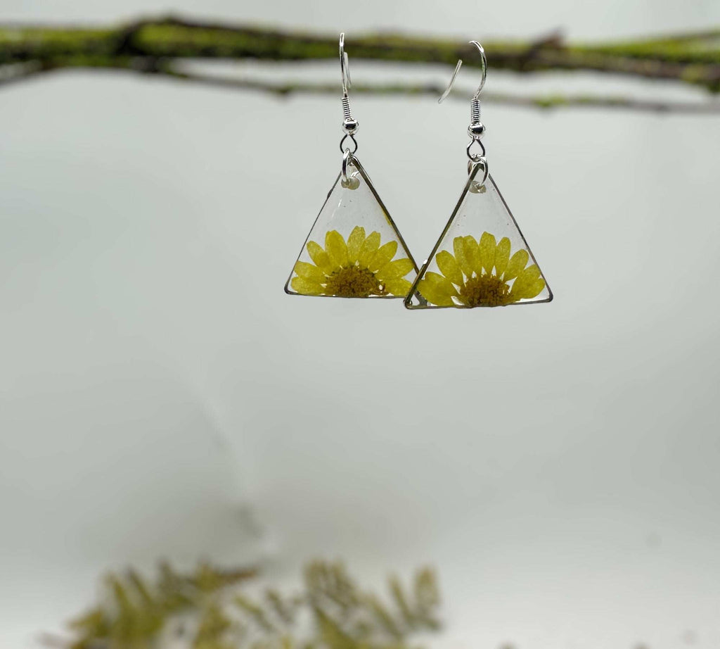 Daisy Charm - Handmade Pressed Flower Petal Resin Earrings