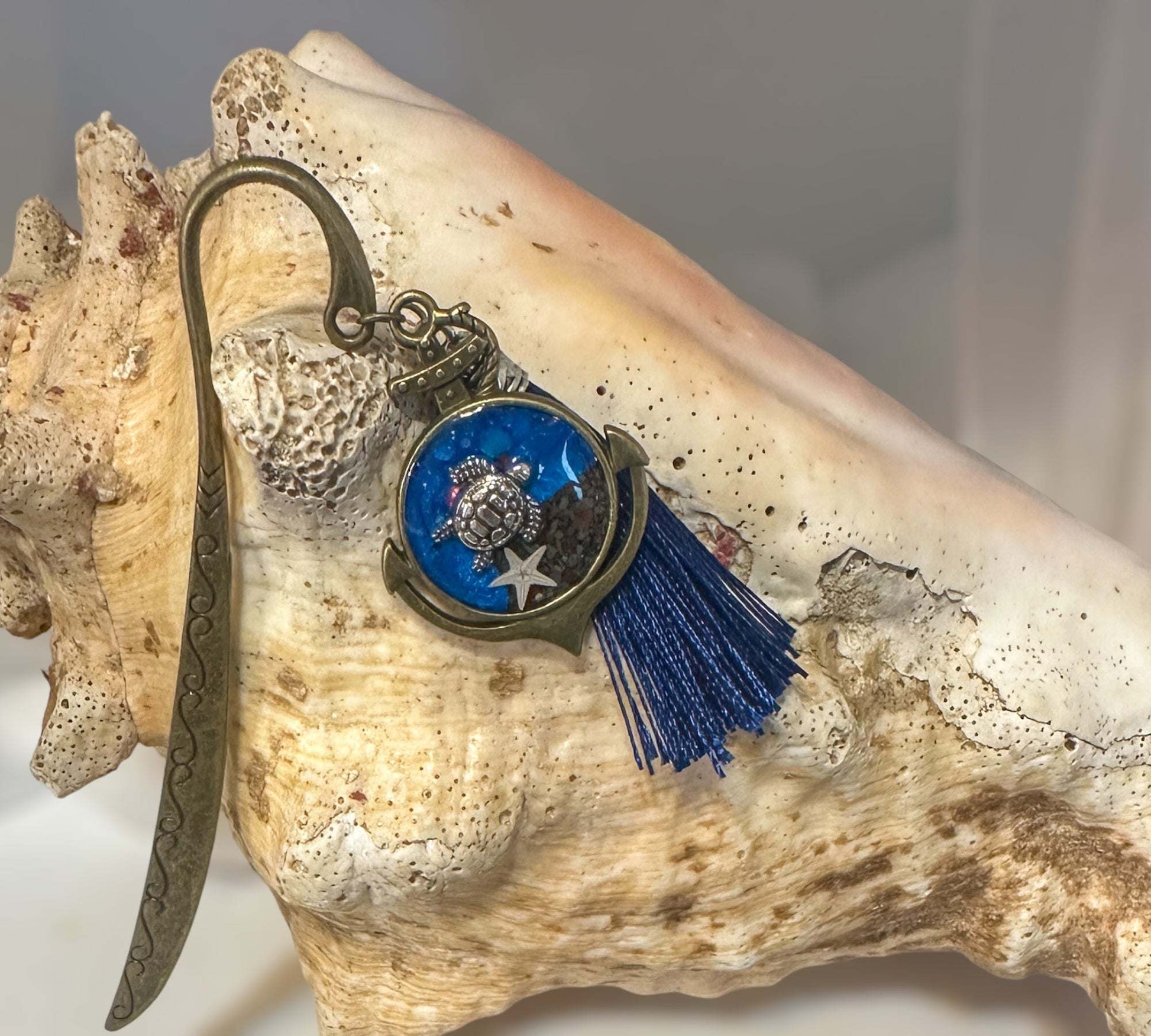 Oceanic Treasures: Handcrafted Resin Bookmarks with Real Sand & Seashells