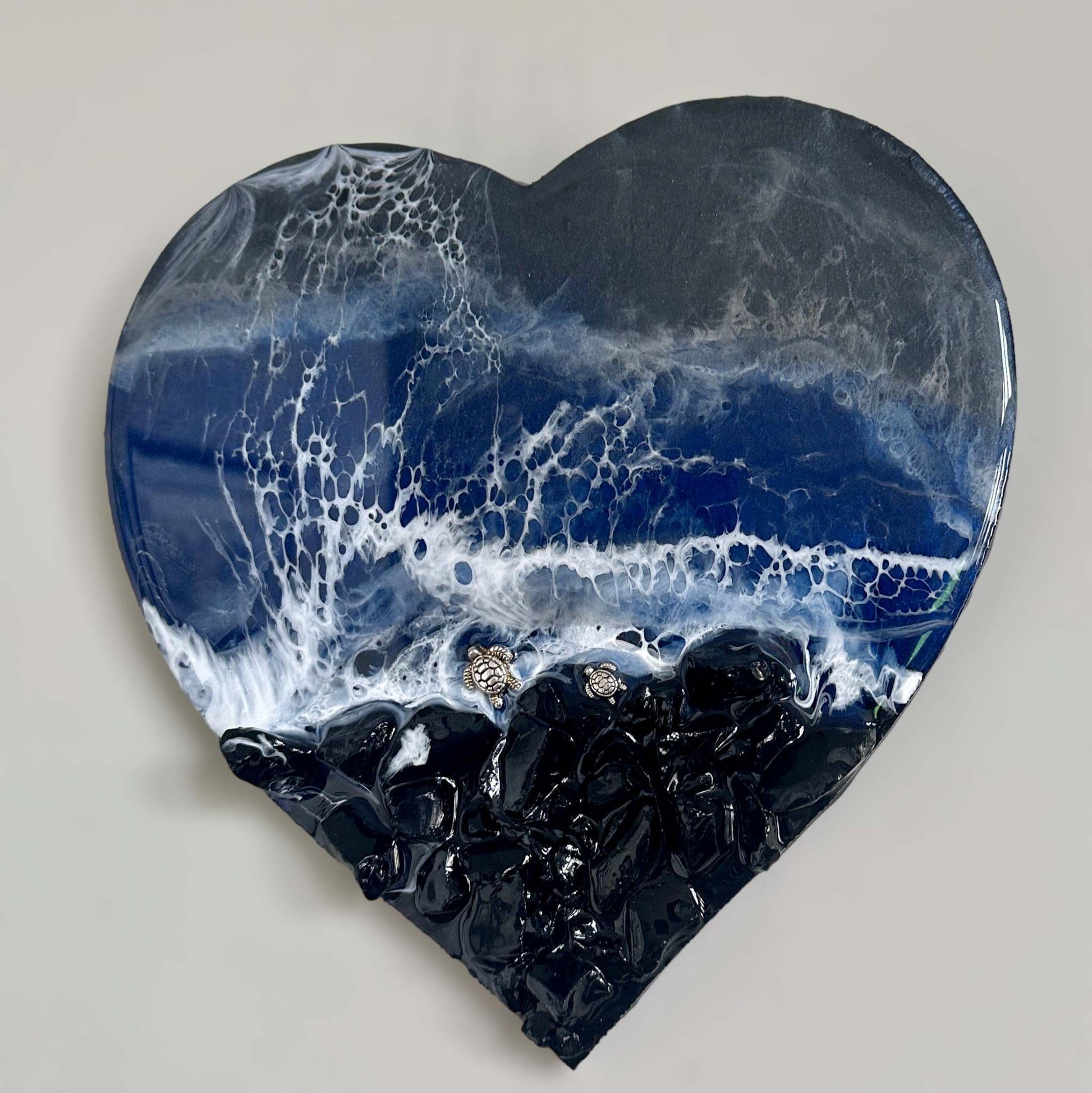Cœur en résine époxy Ocean Black Seas – Série Love of the Dark Seas