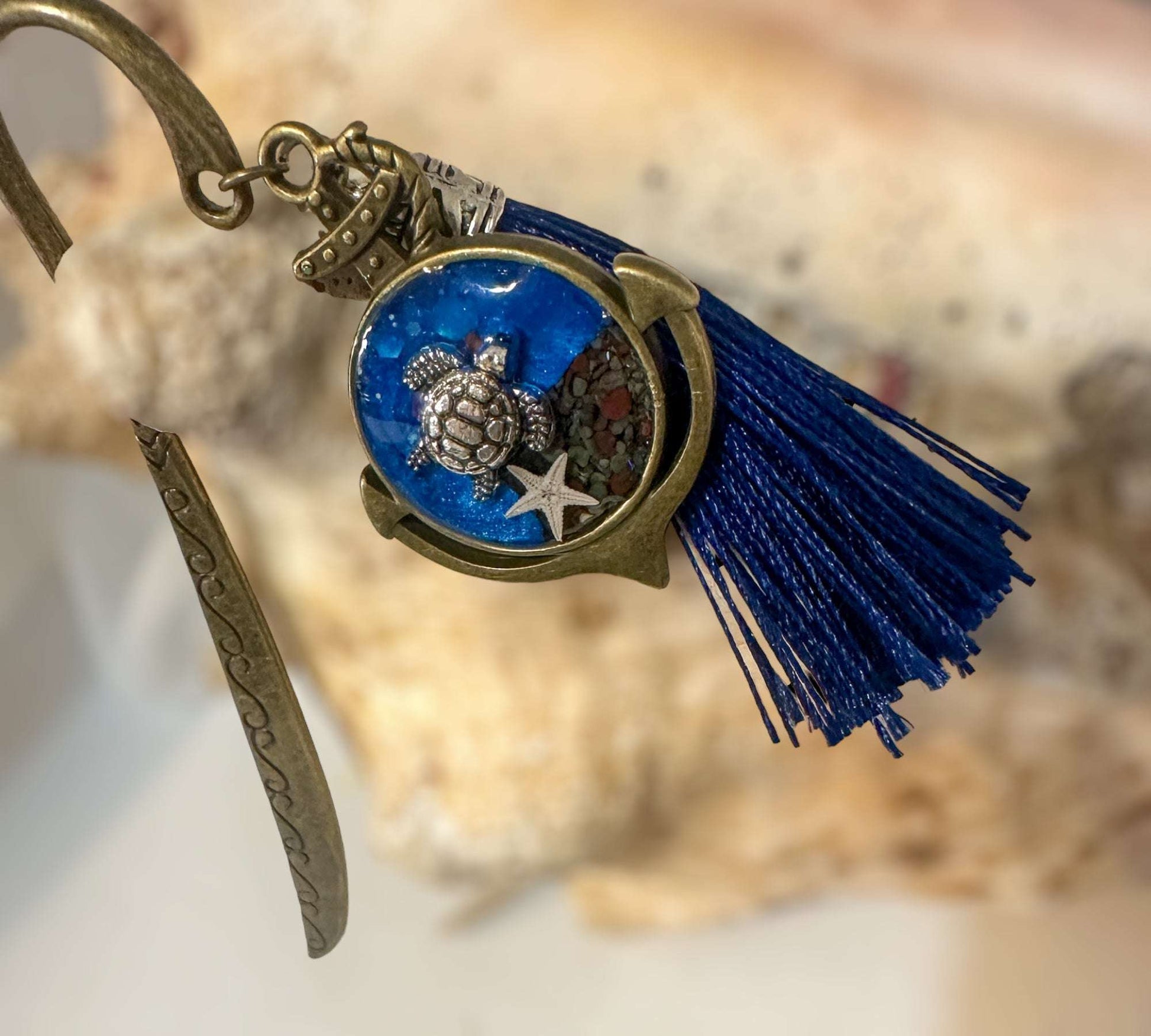 Oceanic Treasures: Handcrafted Resin Bookmarks with Real Sand & Seashells