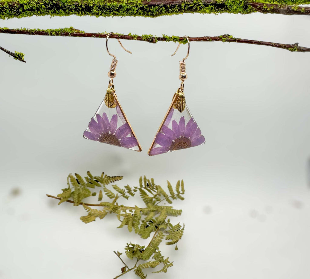 Daisy Charm - Handmade Pressed Flower Petal Resin Earrings