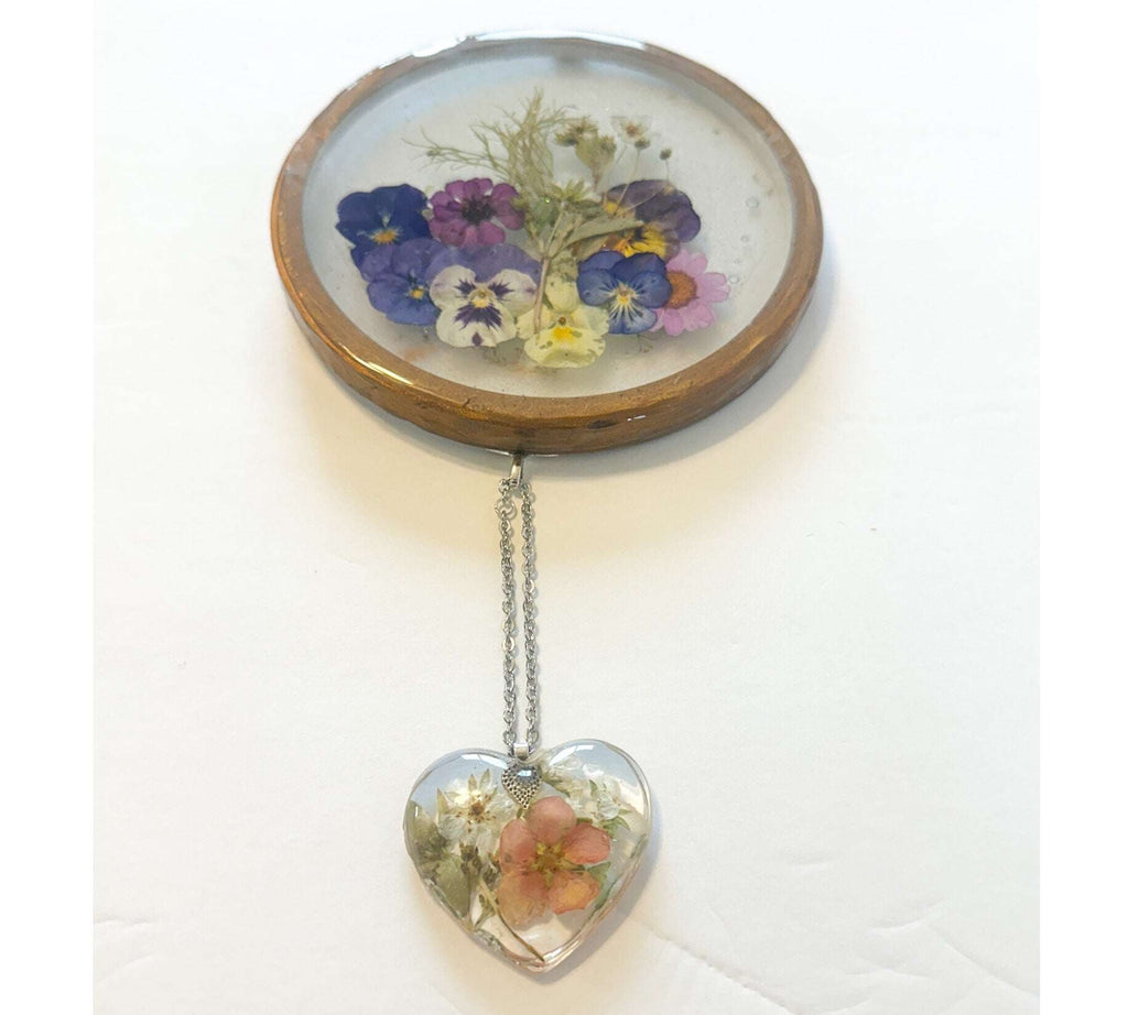Suspension murale Pansy - Suspension murale florale au charme rustique et attrape-soleil