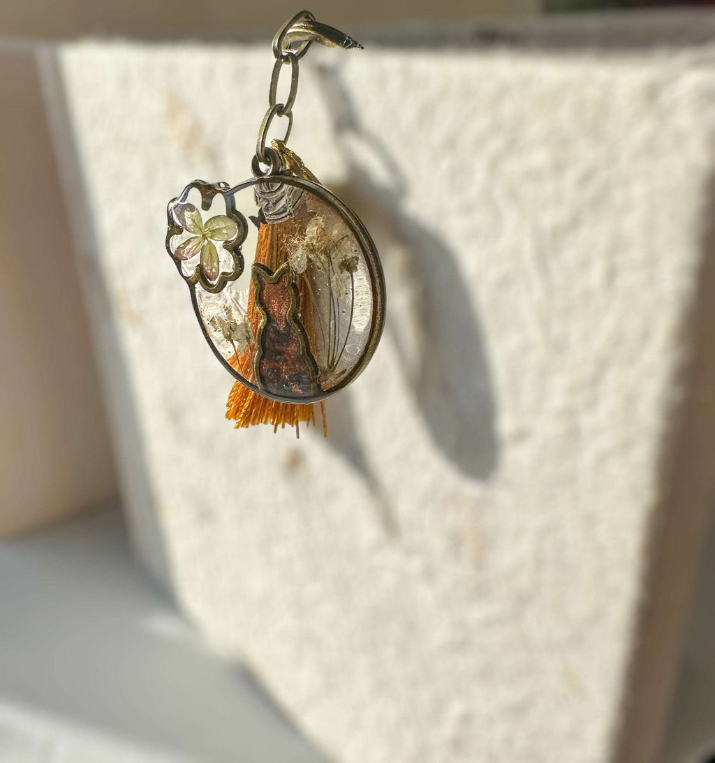Cat Silhouette Keychains with Real Pressed Flowers Cat Lover Accessory
