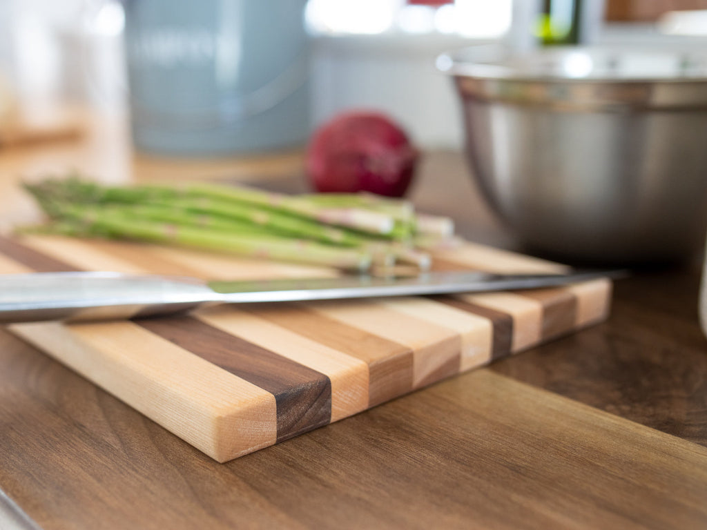 Unique D-Zartailles Medium Cutting Board
