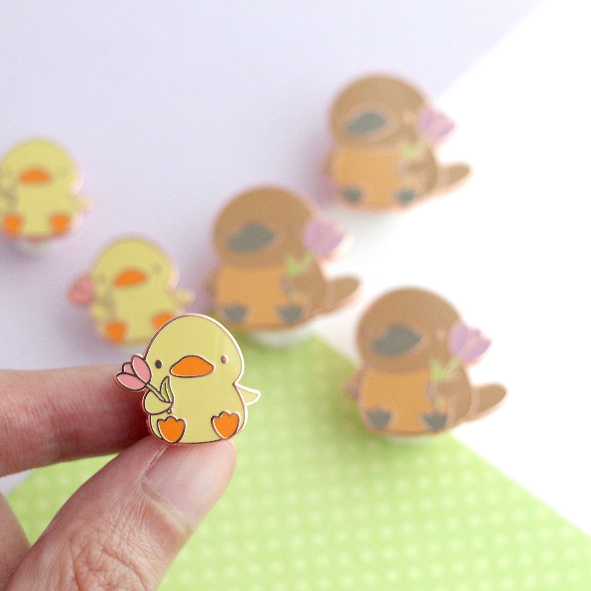 Ensemble de broches en émail duo Ornithorynque et Canard Amis