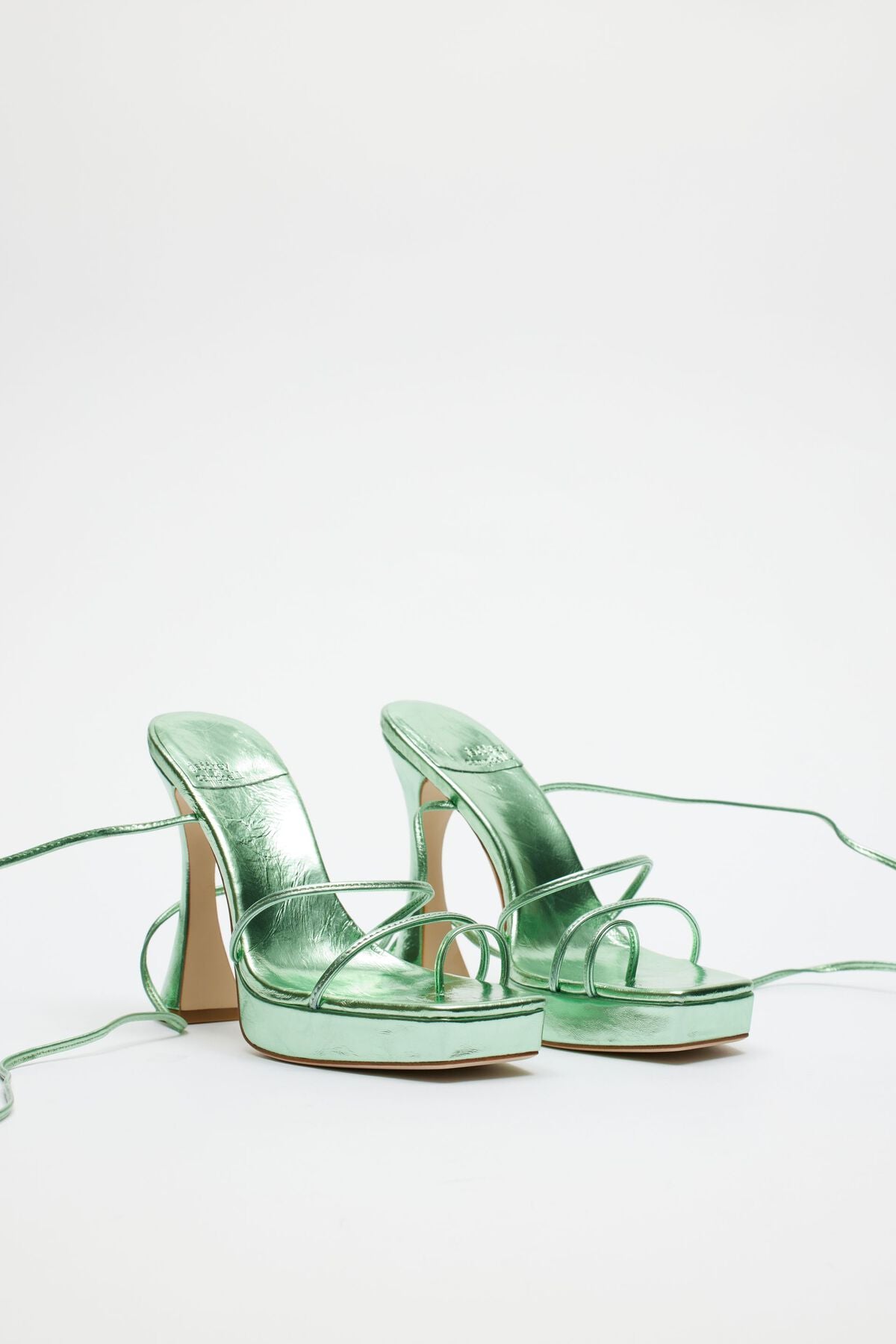 JEFFREY CAMPBELL - Primadonna