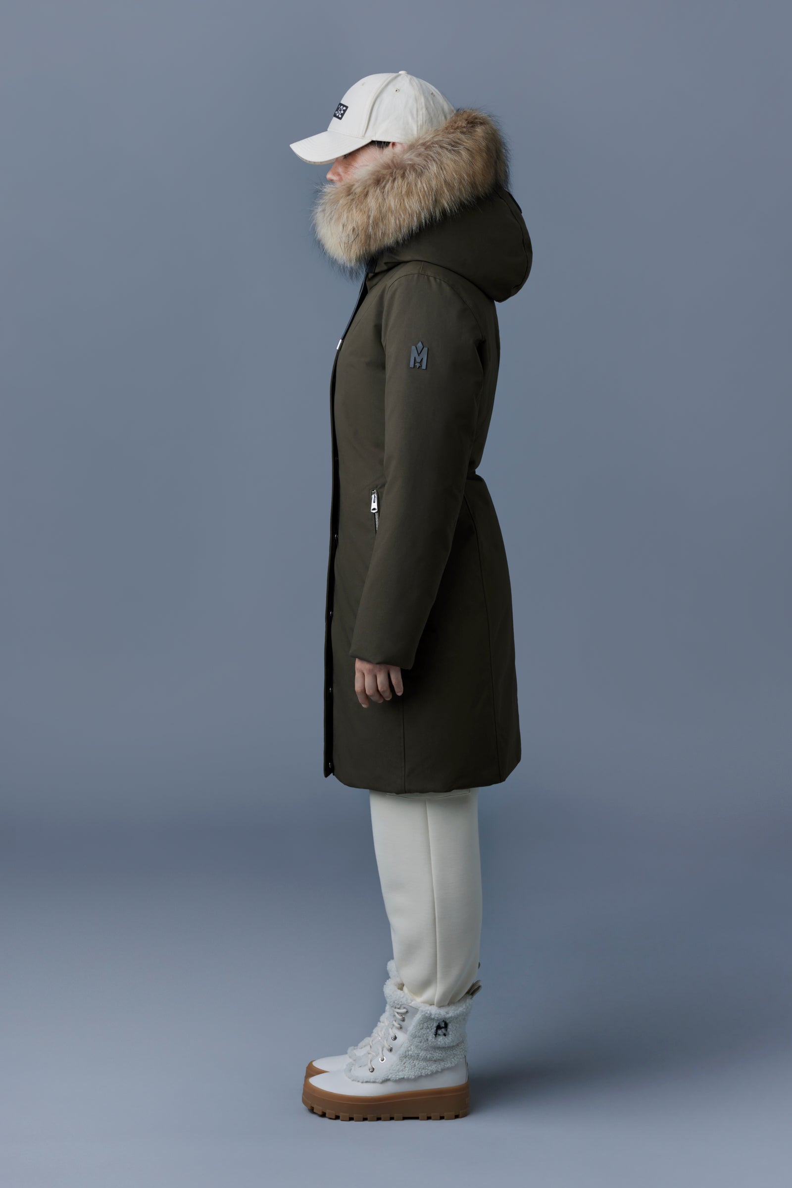 Manteau ajusté SHILOH 2-EN-1 avec plastron amovible et fourrure naturelle