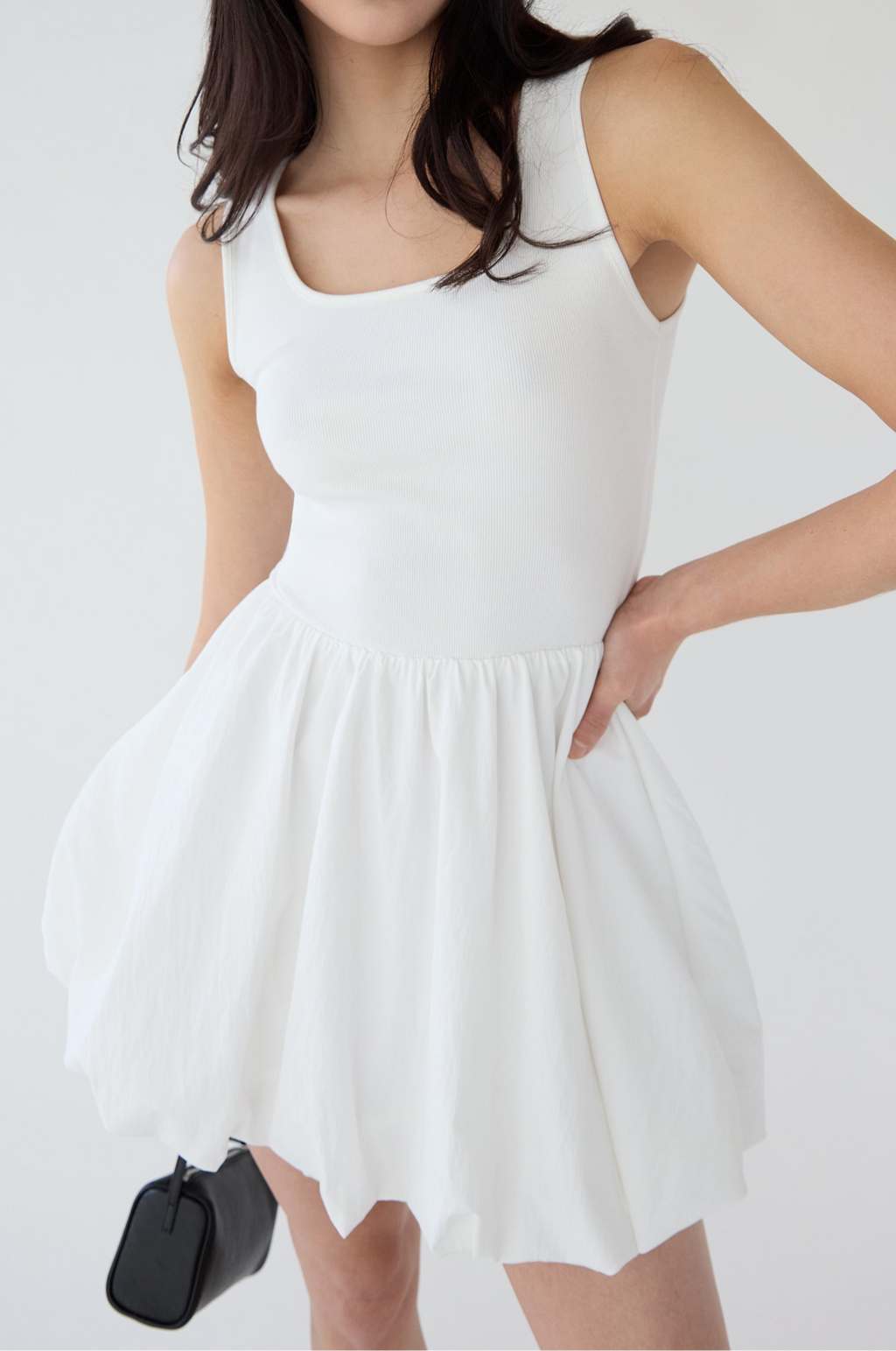 ROBE MINI À OURLET BULLE