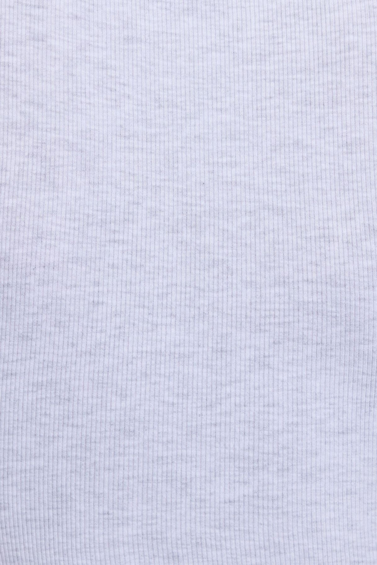 T-shirt à col cheminée