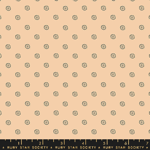 Fleurs préférées RSS Fleur estampillée en crème brûlée ; 1/4 yard