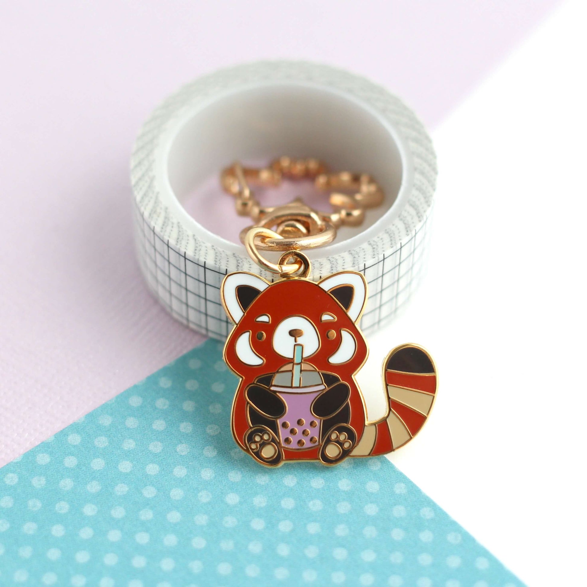 Porte-clés en émail Bubble Tea Red Panda