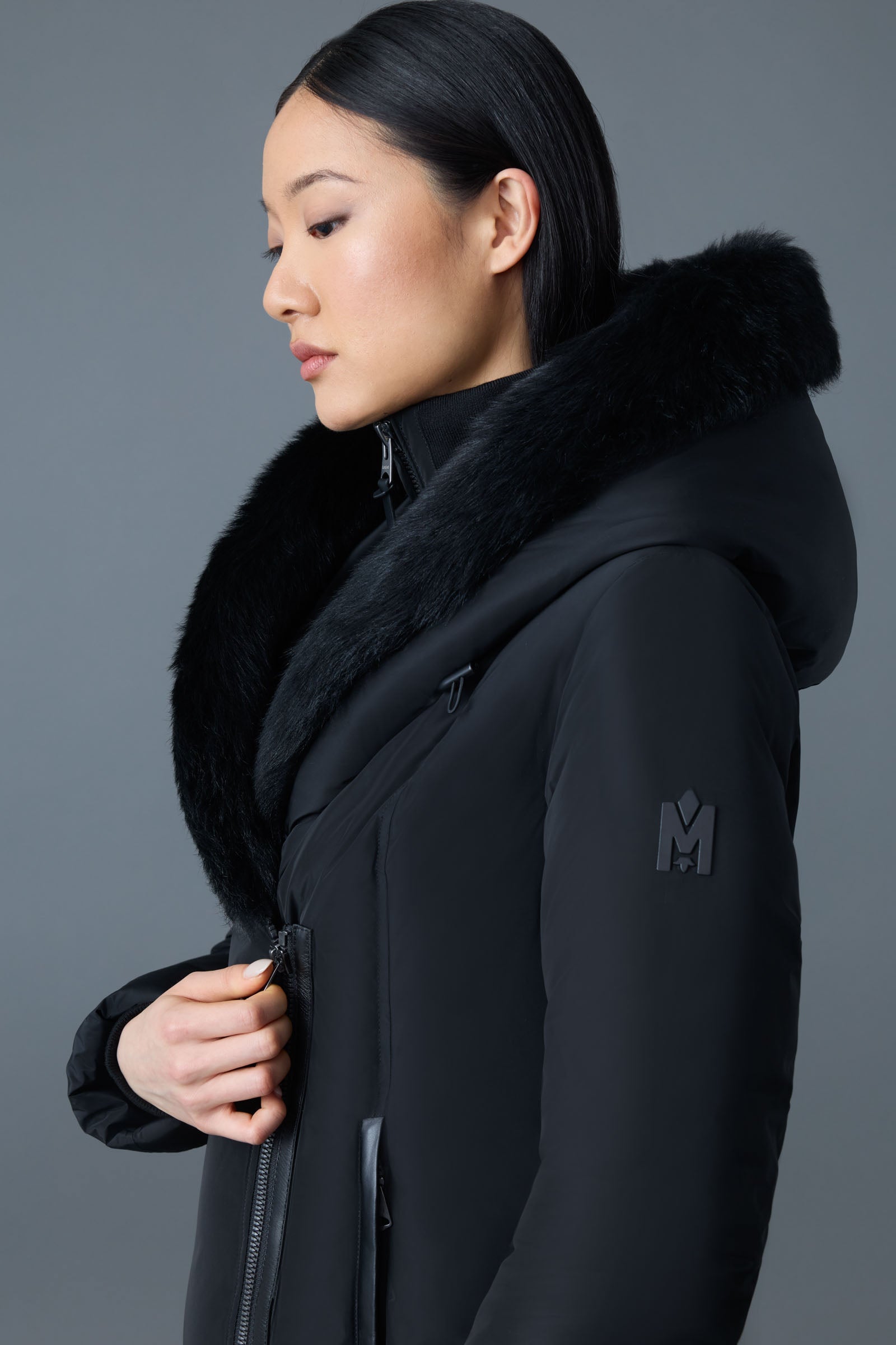 Manteau en duvet ADALI avec col Signature Mackage en peau de mouton