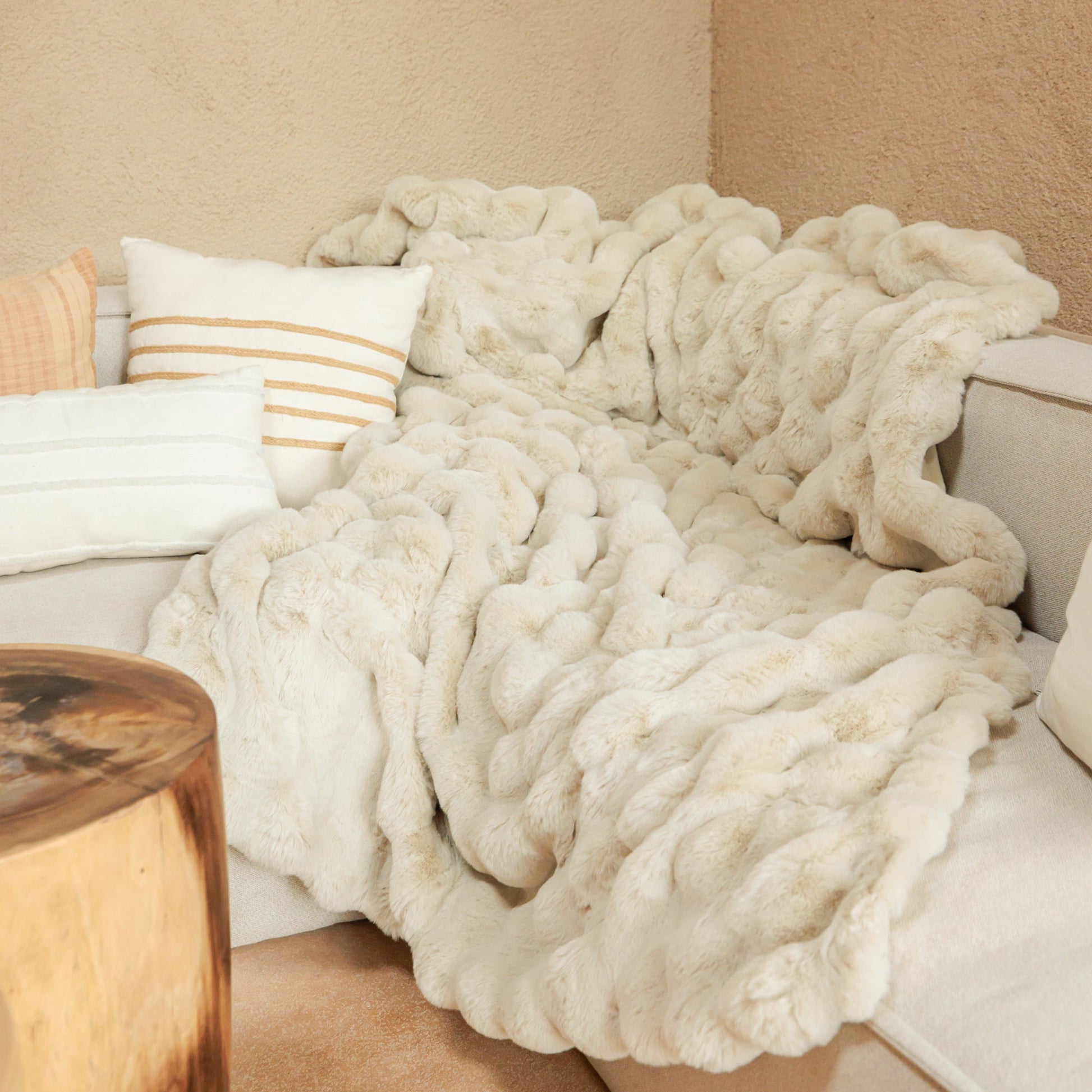 Couverture en fausse fourrure pelucheuse