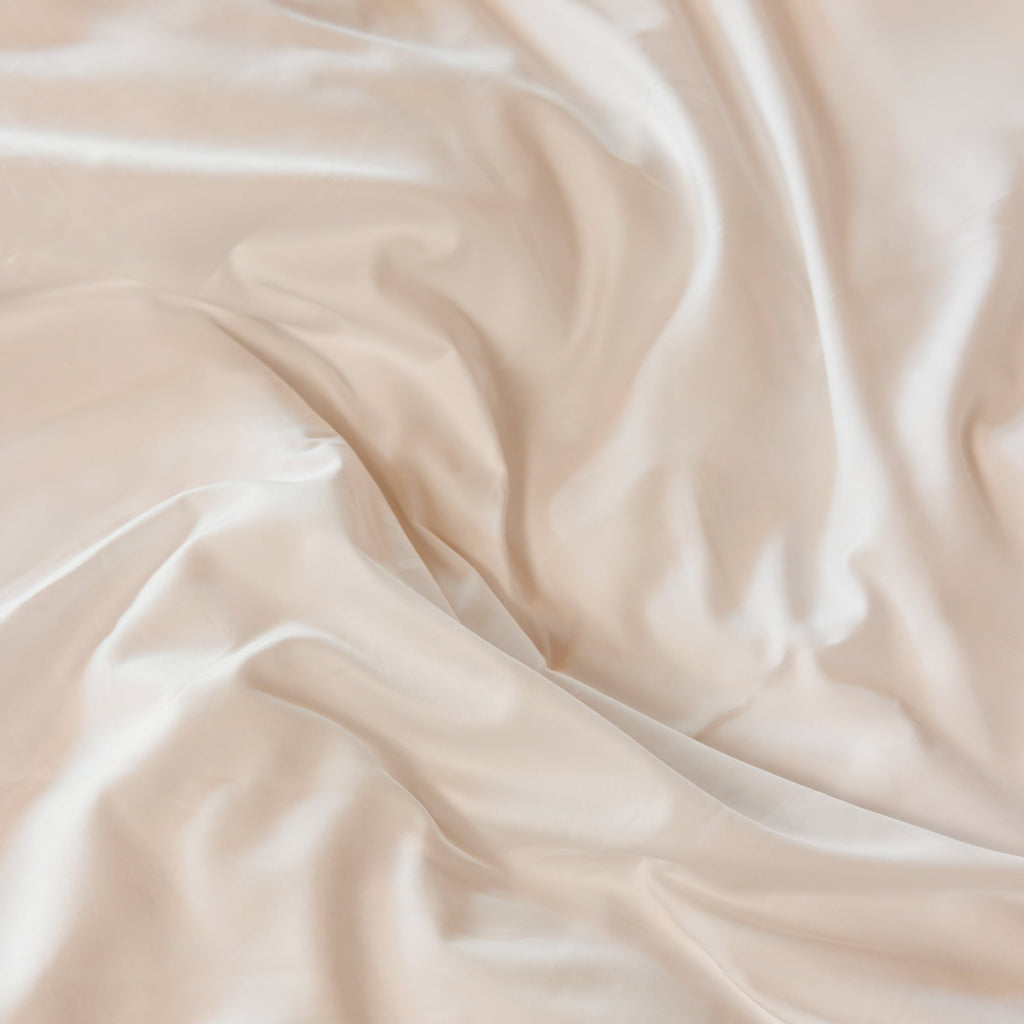 Garniture de couette en soie de mûrier avec enveloppe en coton luxueux