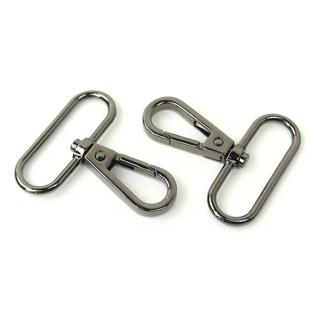 Sallie Tomato - Two Swivel Hook Oval 1.5"