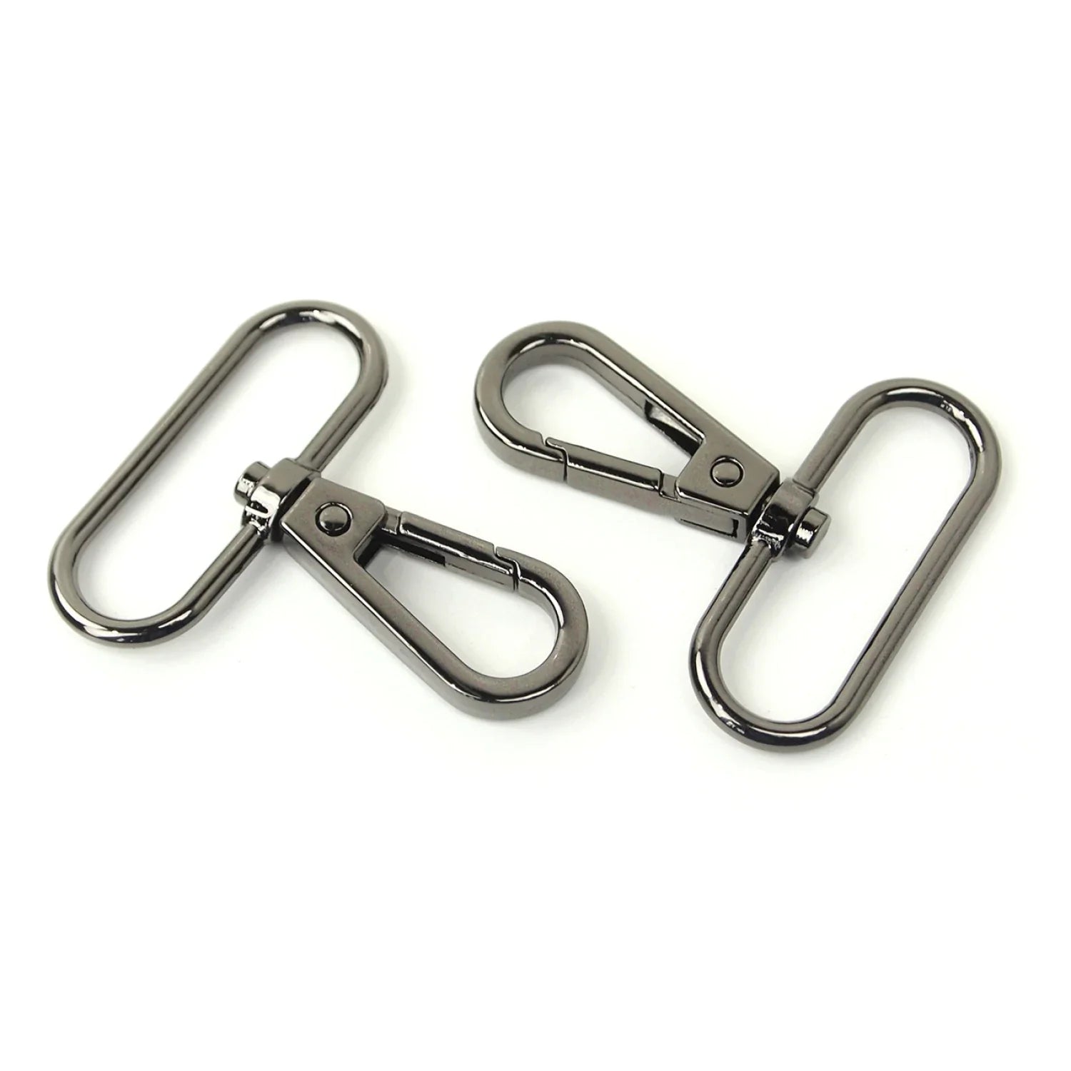 Sallie Tomato - Two Swivel Hook Oval 1.5"