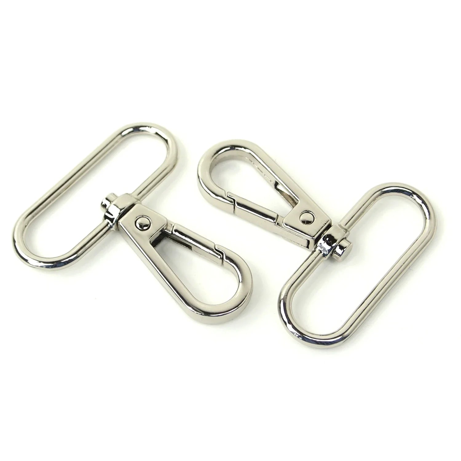 Sallie Tomato - Two Swivel Hook Oval 1.5"