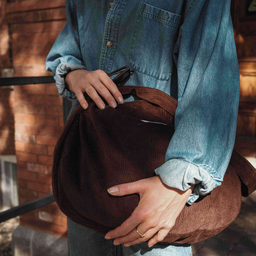 Corduroy Croissant Bag - Adjustable Shoulder Strap & Zipper Closure