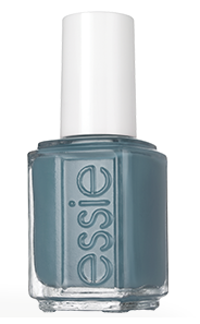 Service Essie au bord de la piscine 